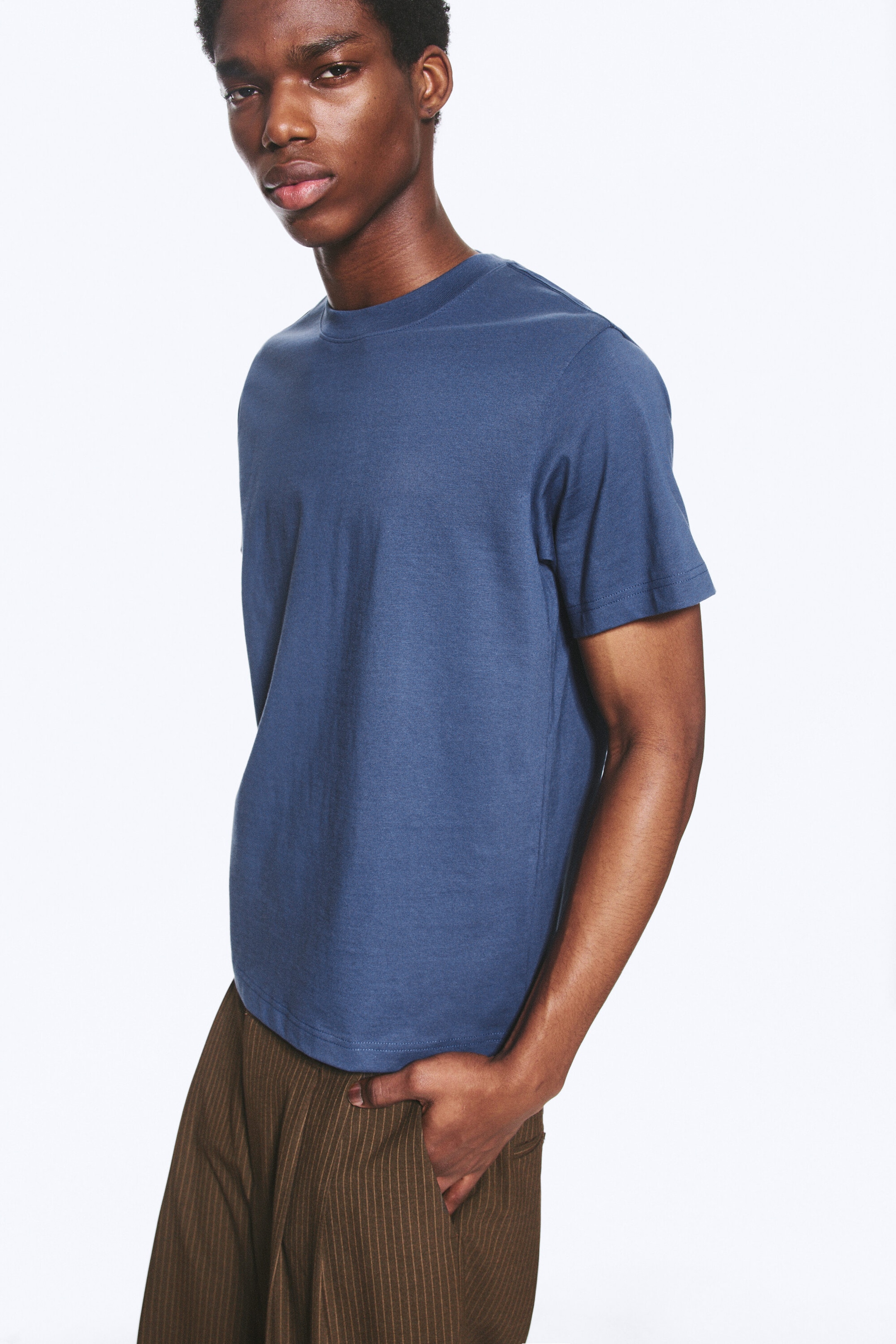 Taubenblau - T-SHIRT MIT KLASSISCHER PASSFORM - 1