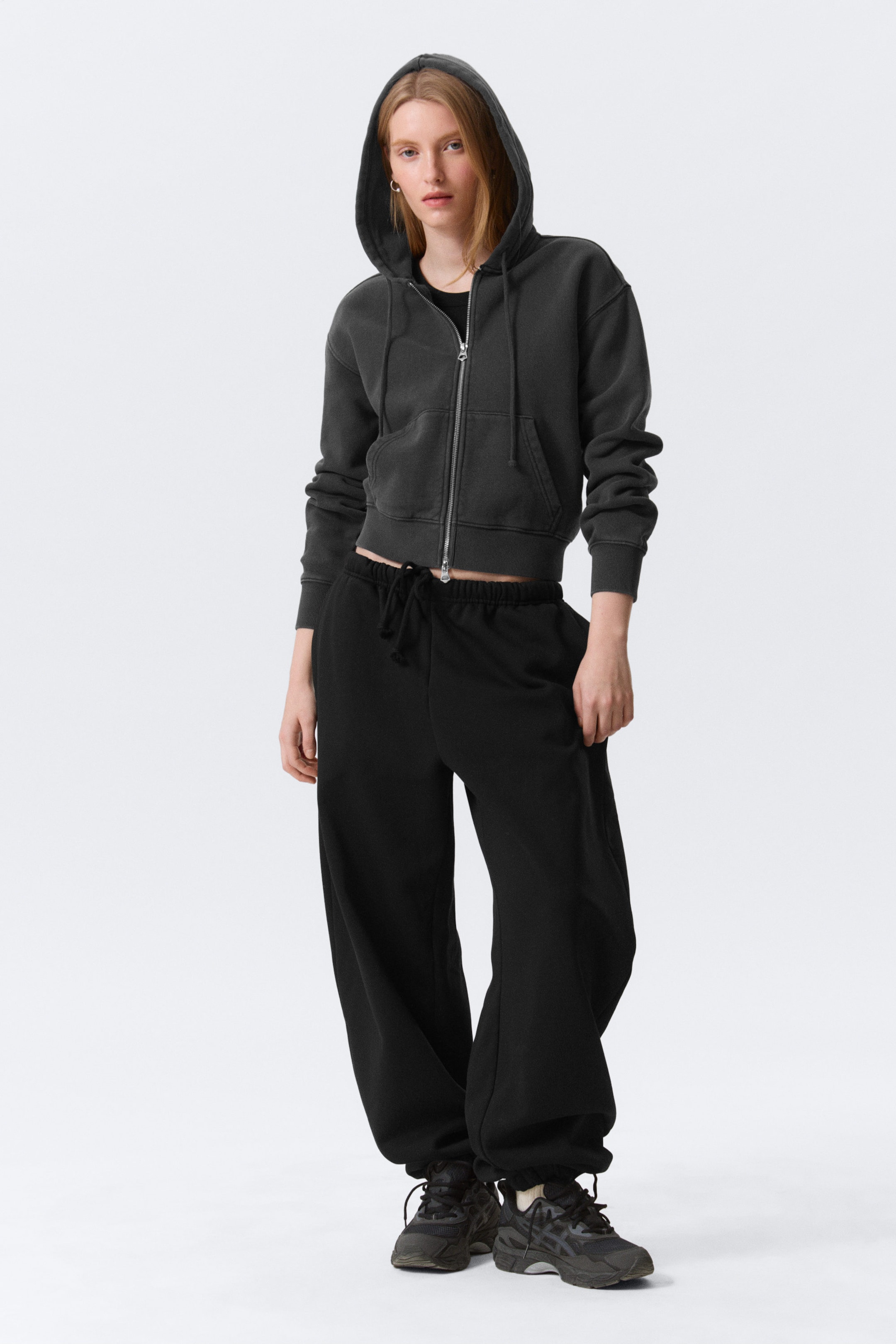 Gewaschenes Schwarz - Schmal geschnittener Zip-Hoodie - 2