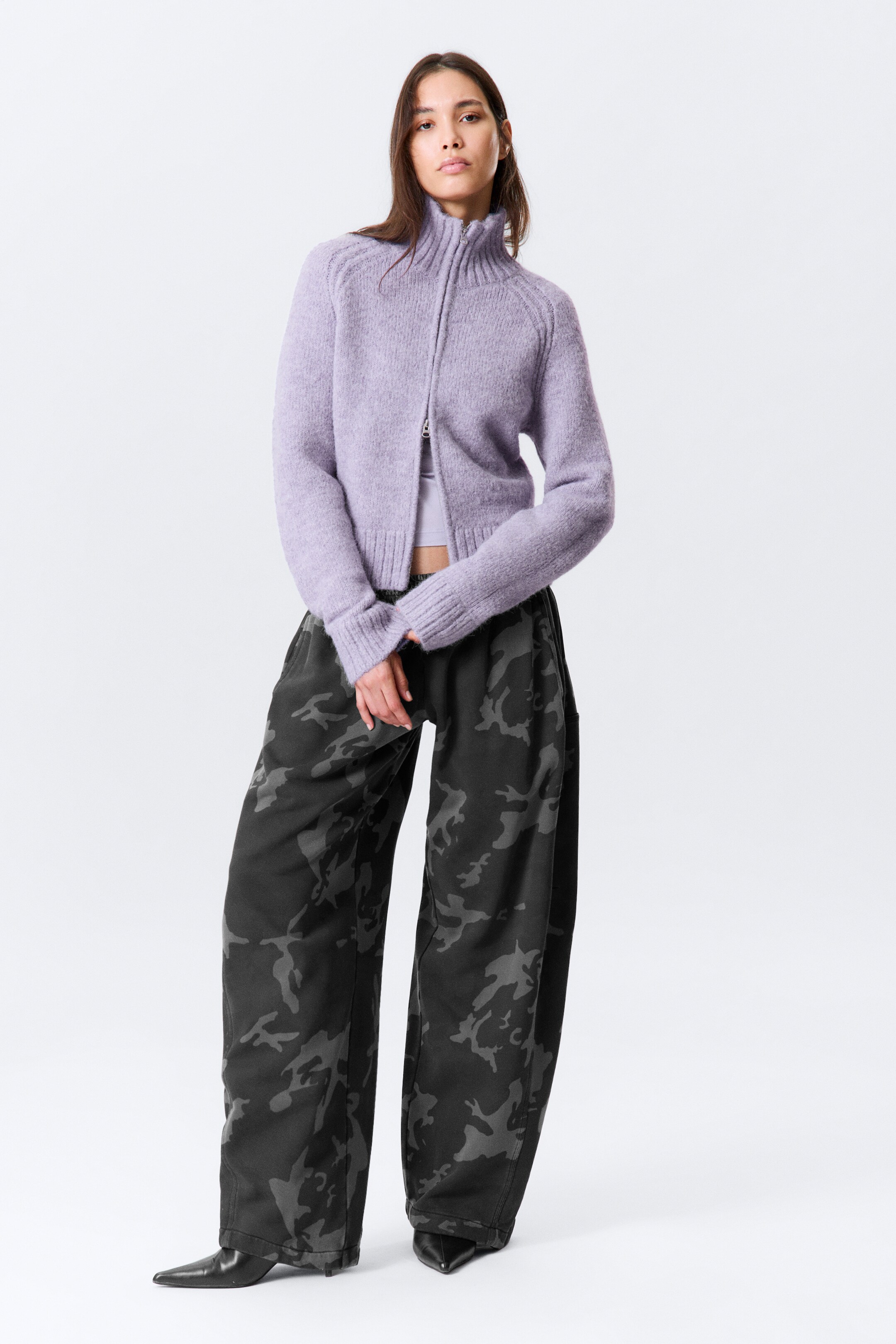 Zobraziť väčší obrázok: Mäkký pletený priliehavý kardigán na zips - Svetlofialová melírovaná - ŽENY | H&M SK 1