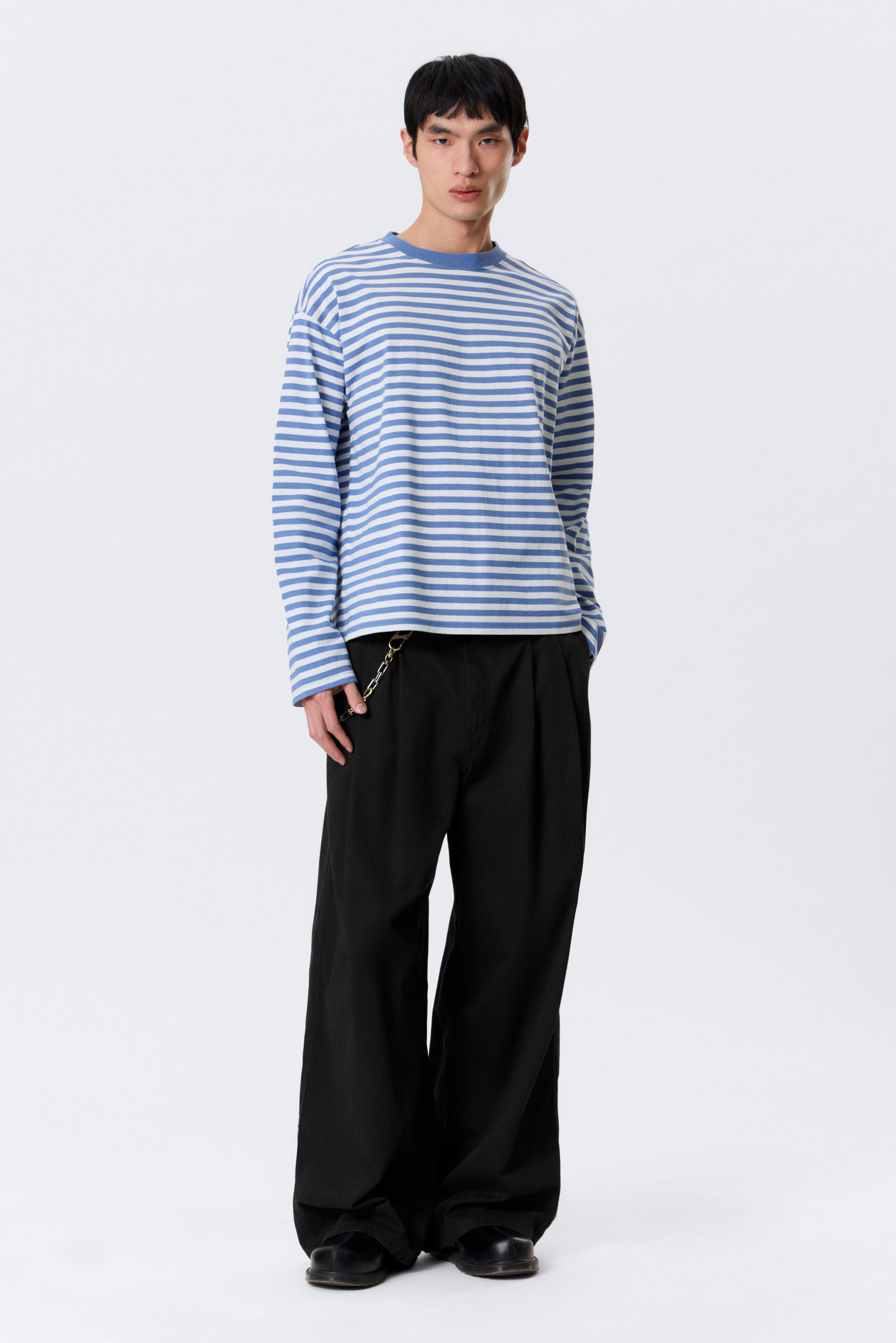 Weekday Herr Blå & Vitrandig Långärmad T-Shirt Med Lös Boxig Passform