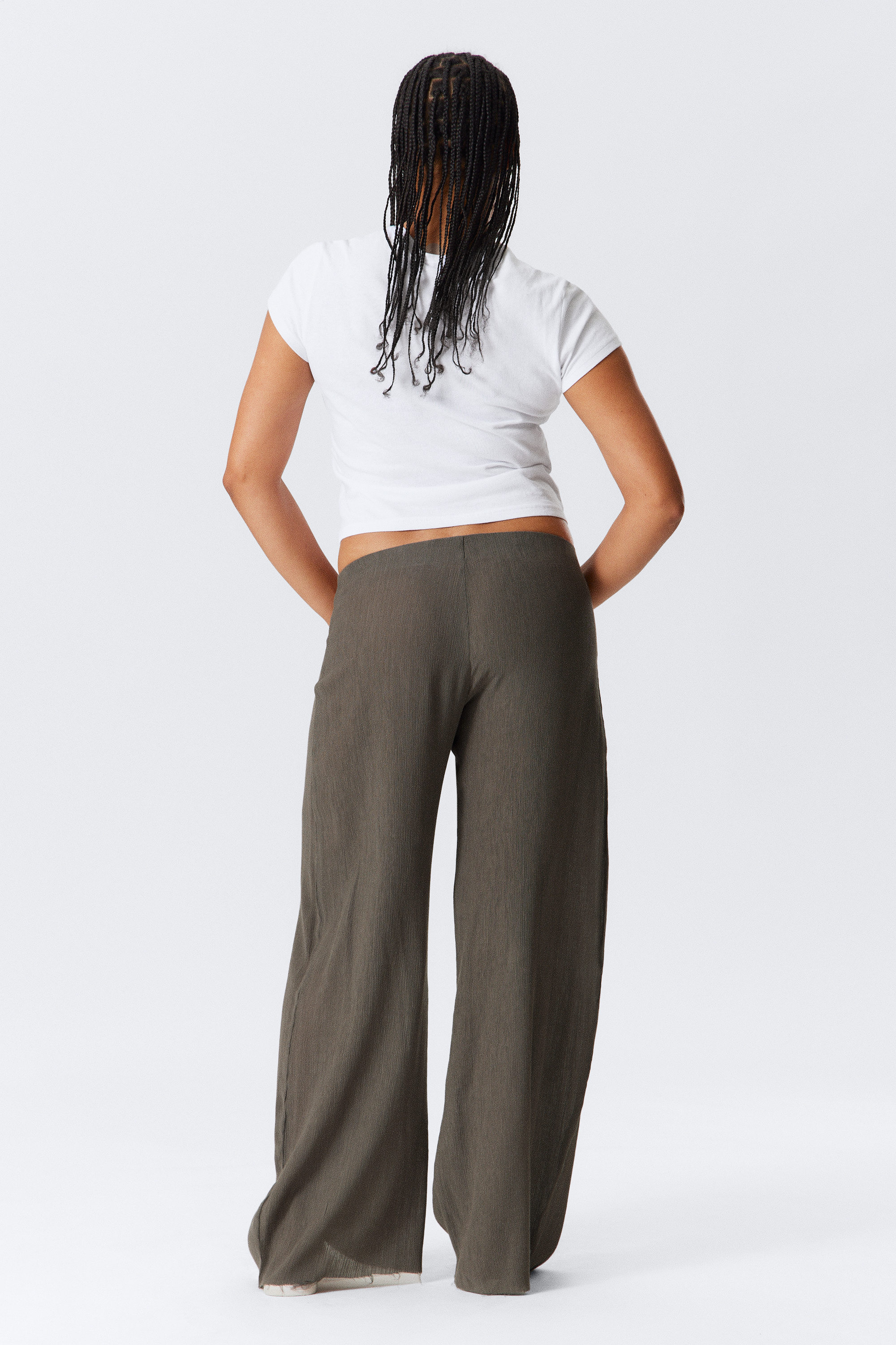 Dark Brown - Crinkled Low-Rise Wide-Leg Trousers - 2