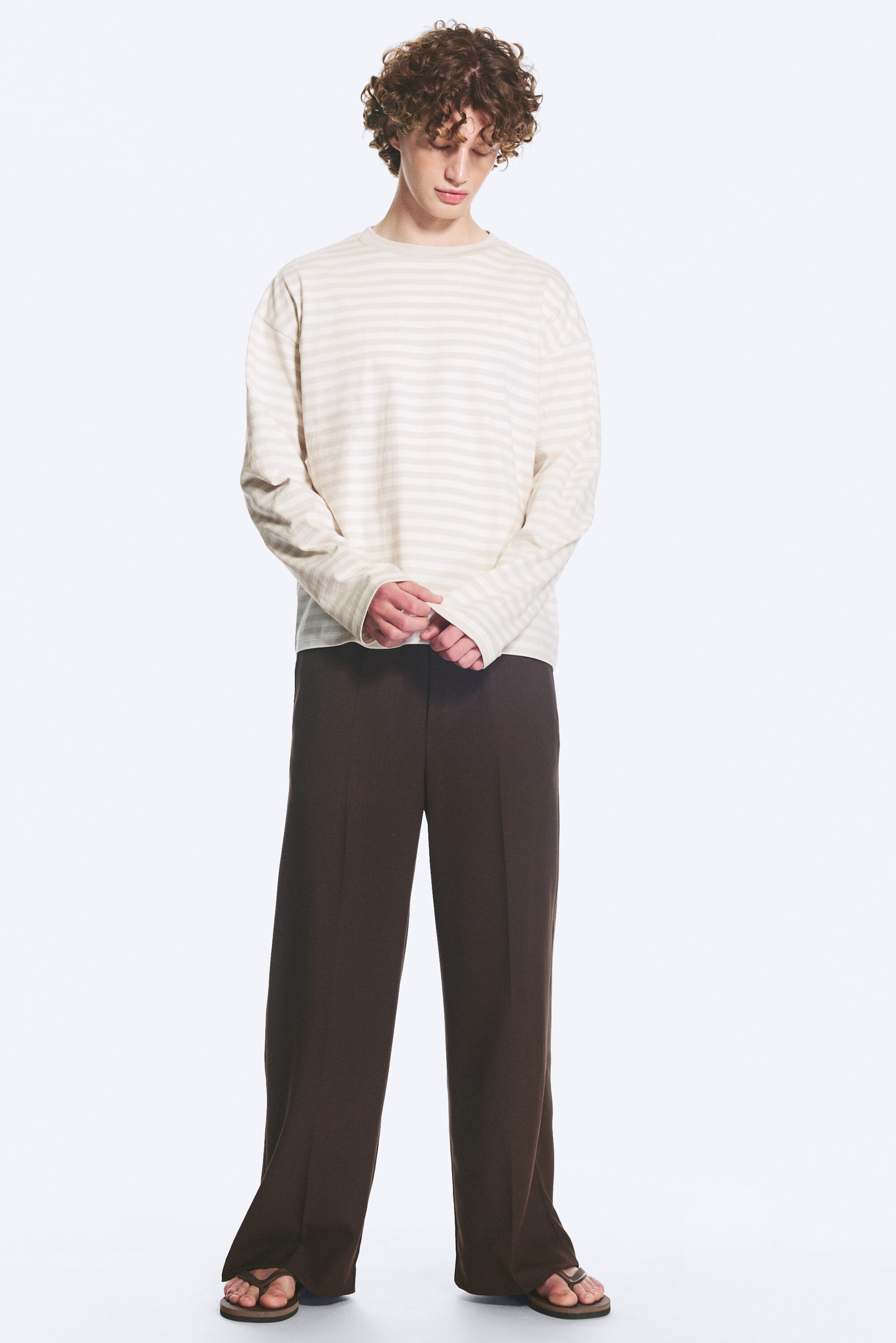 Gestreiftes helles Taupe - Boxy Longsleeve mit lockerer Passform - 1