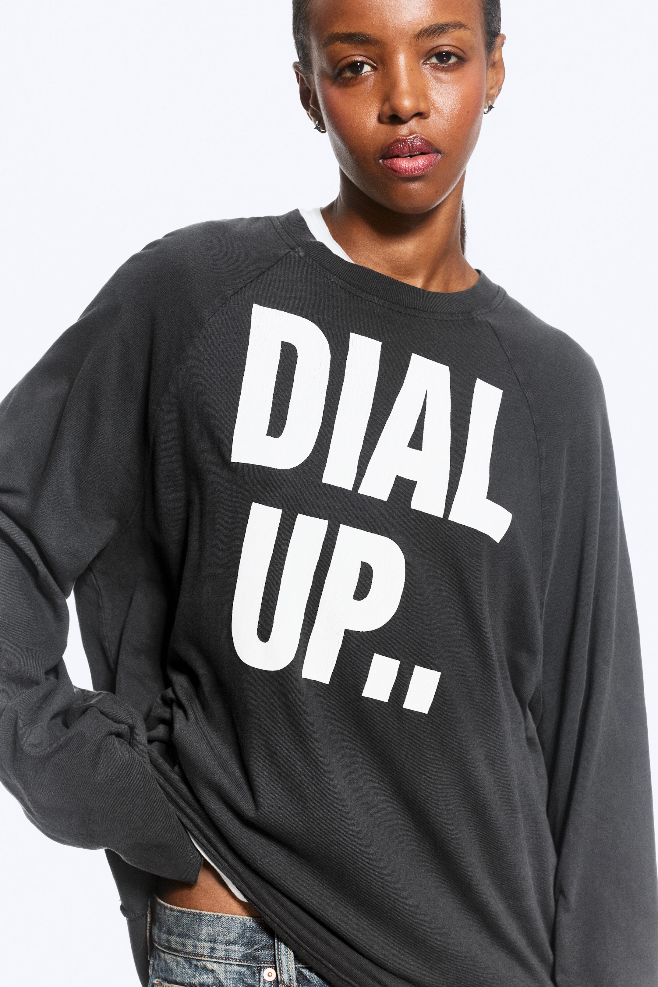 Schwarz - DIAL UP.. - Oversized Langarmshirt mit Raglanärmeln - 2