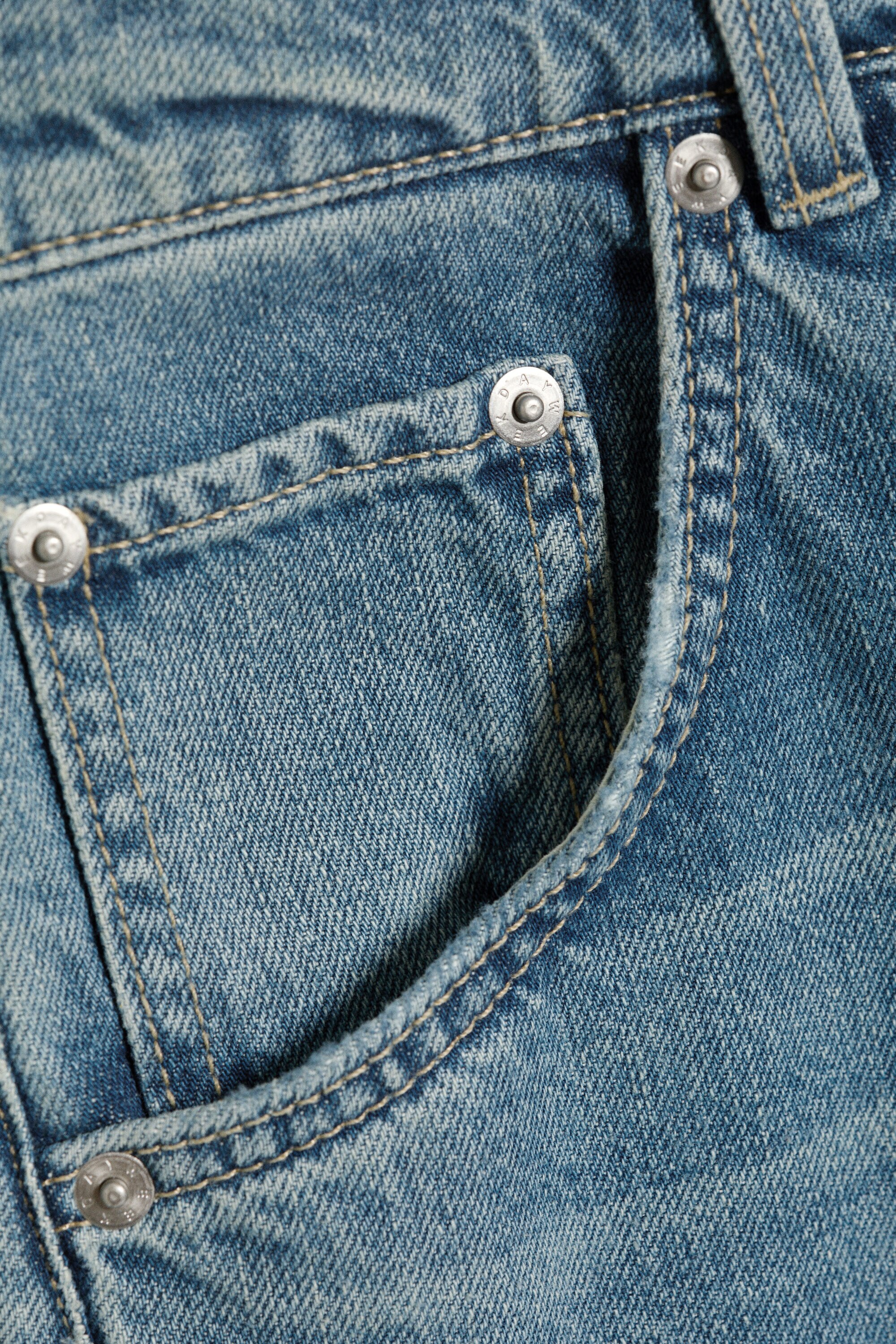 skewed low waist relaxed jeans - Sea Breeze Blue - Medium Blue