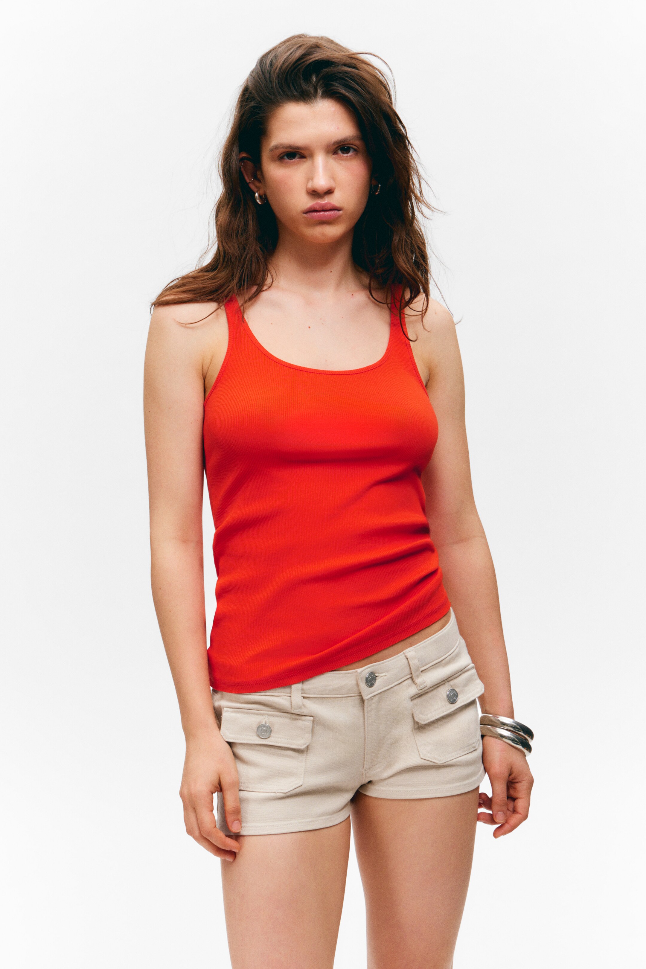 Преглед на по-голямо изображение: Рипсено потник с овално деколте - Ярко червено - ЖЕНИ | H&M BG 1