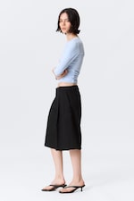 Black - Low Rise Loose Pleated Suiting Shorts - 2