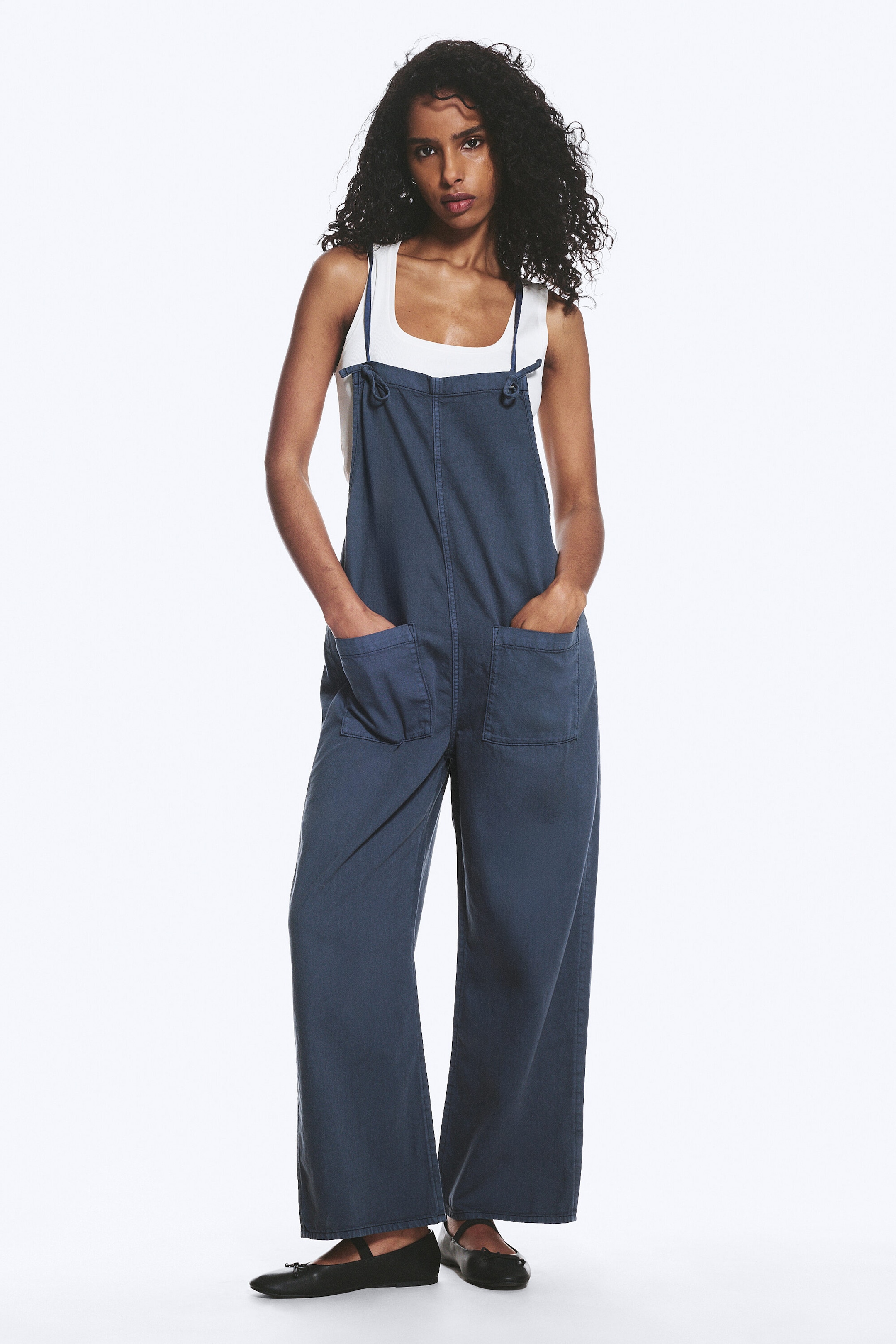 Blau - Bequeme Latzhose mit geradem Bein - 0