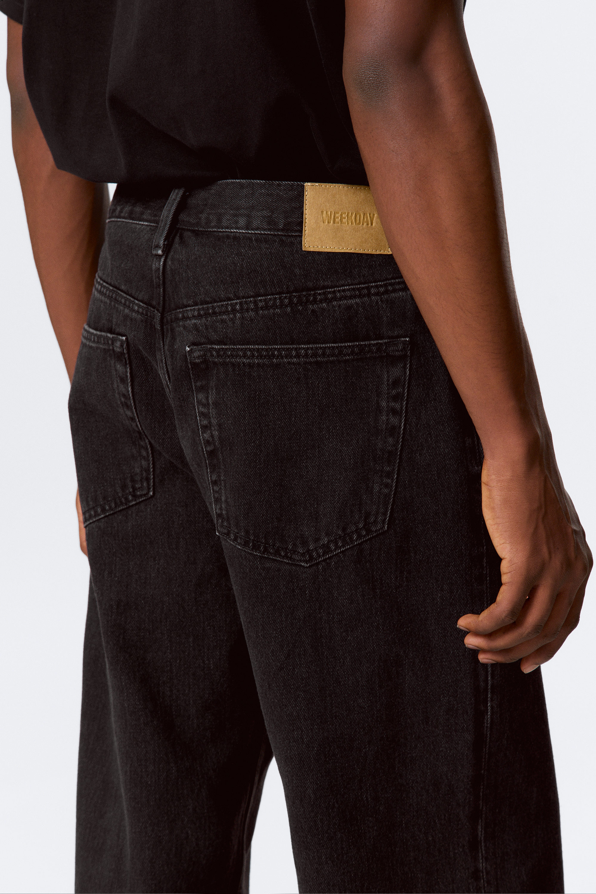 Tuned Black - Svart - Galaxy Loose Straight Leg Jeans - 7