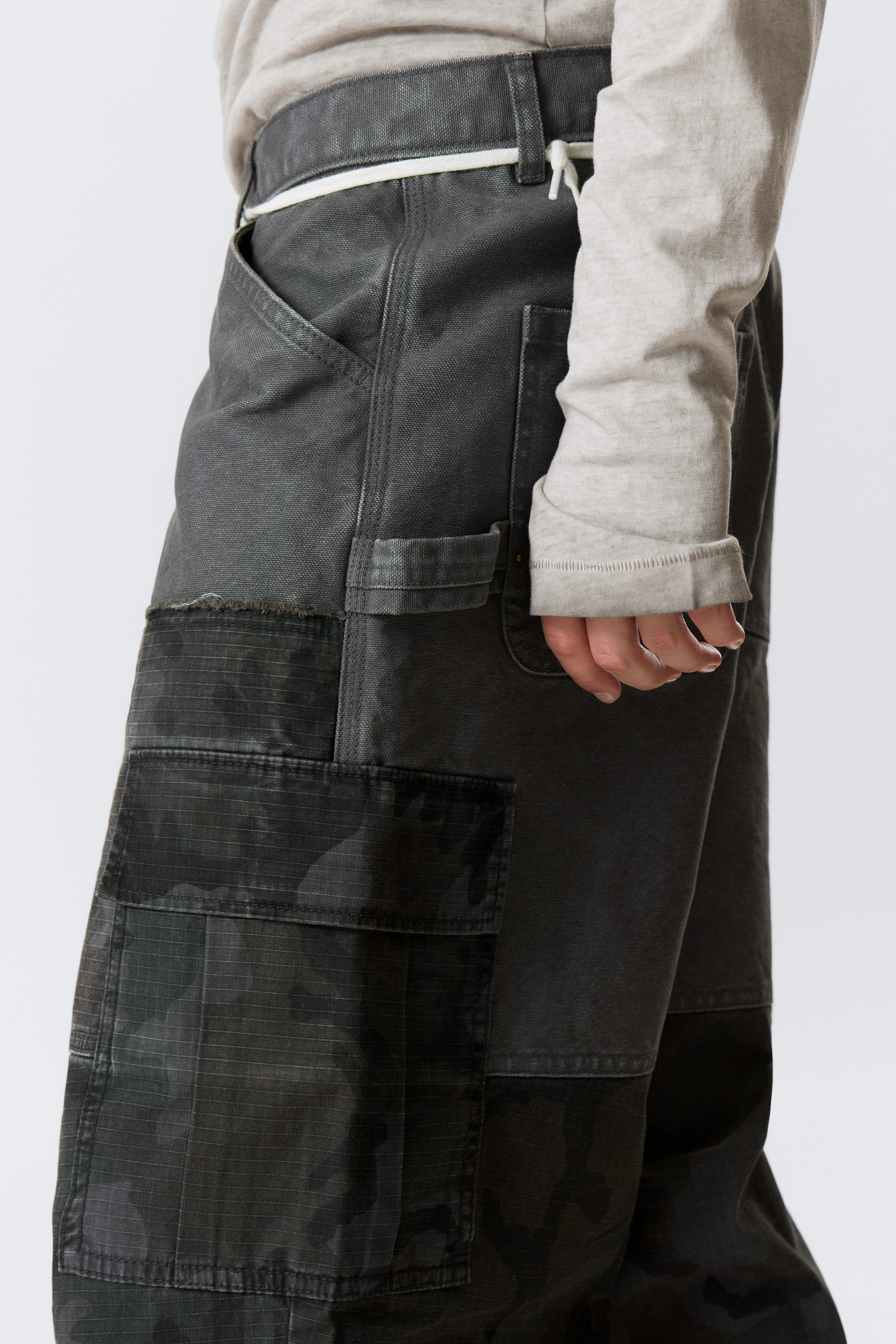 Staubblau & Camouflage - Lockere Patchwork-Cargohose - 5