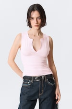 Hellrosa - Schmales, ärmelloses Top mit V-Ausschnitt - 0