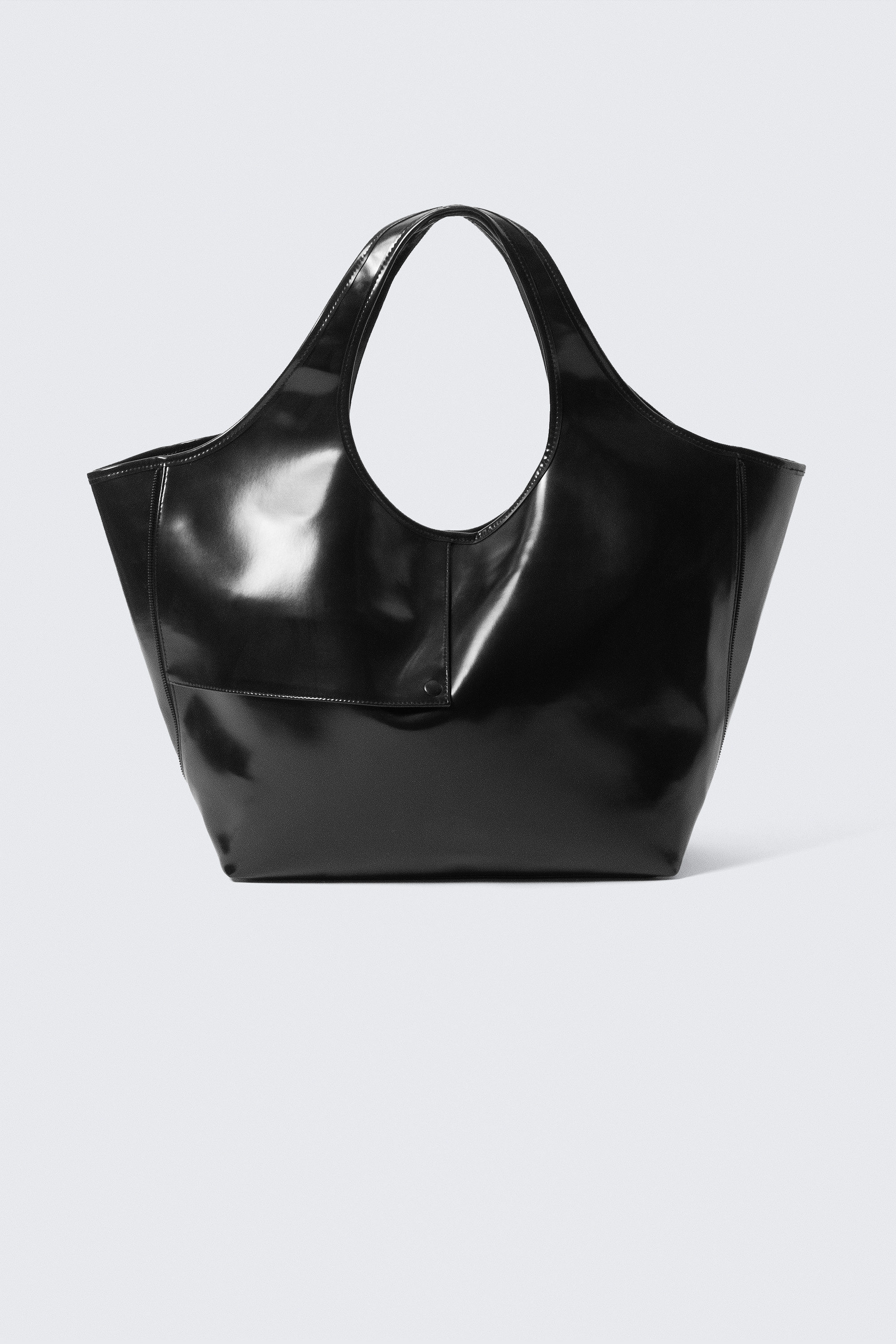 Schwarz - Große Tragetasche aus glänzendem Kunstleder - 2