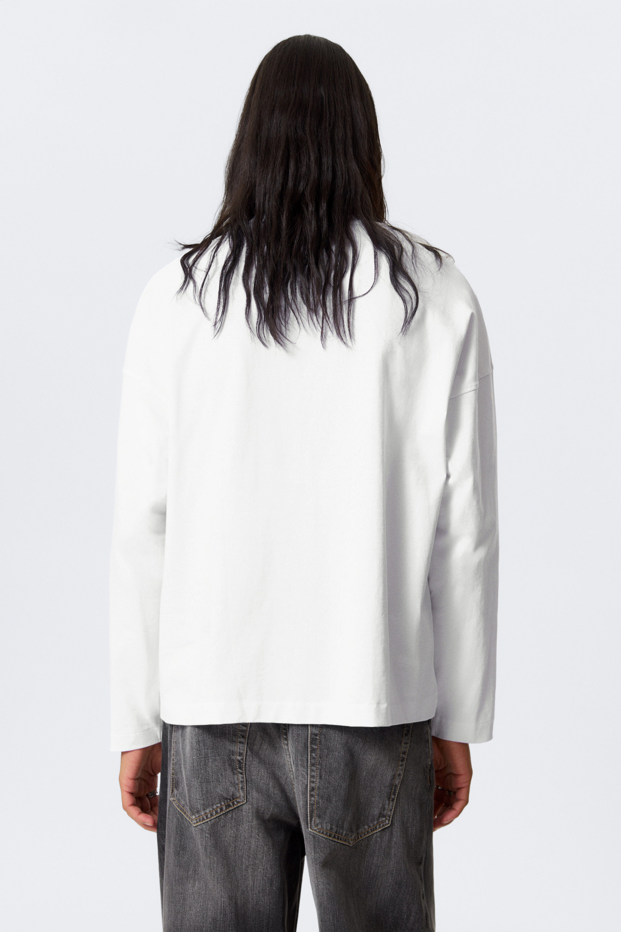 White - Wide Oversized Long-Sleeved T-shirt - 2
