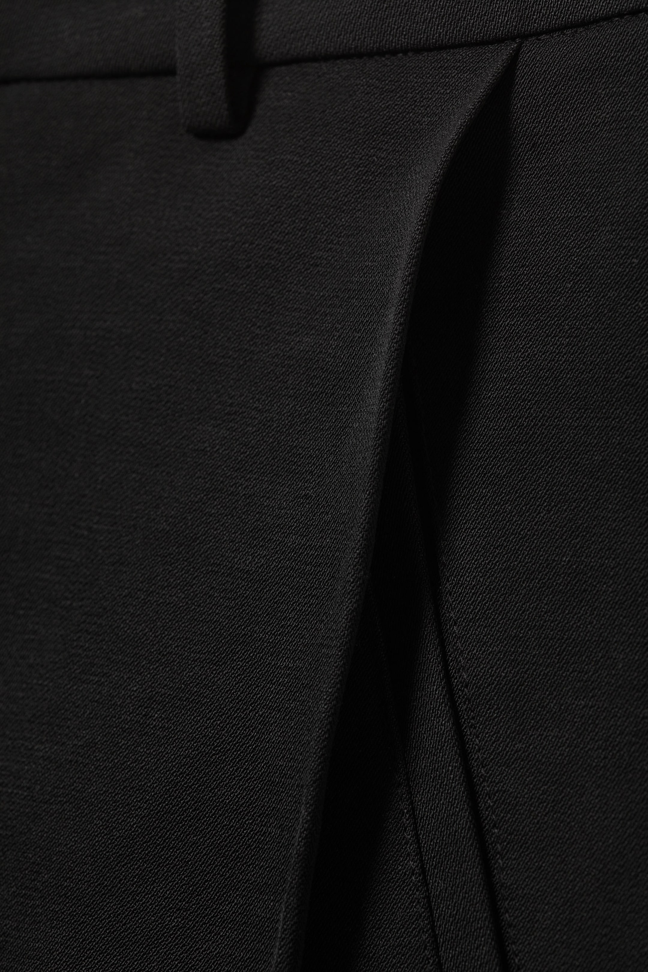 Black - Low Rise Linen-Blend Suiting Shorts - 6