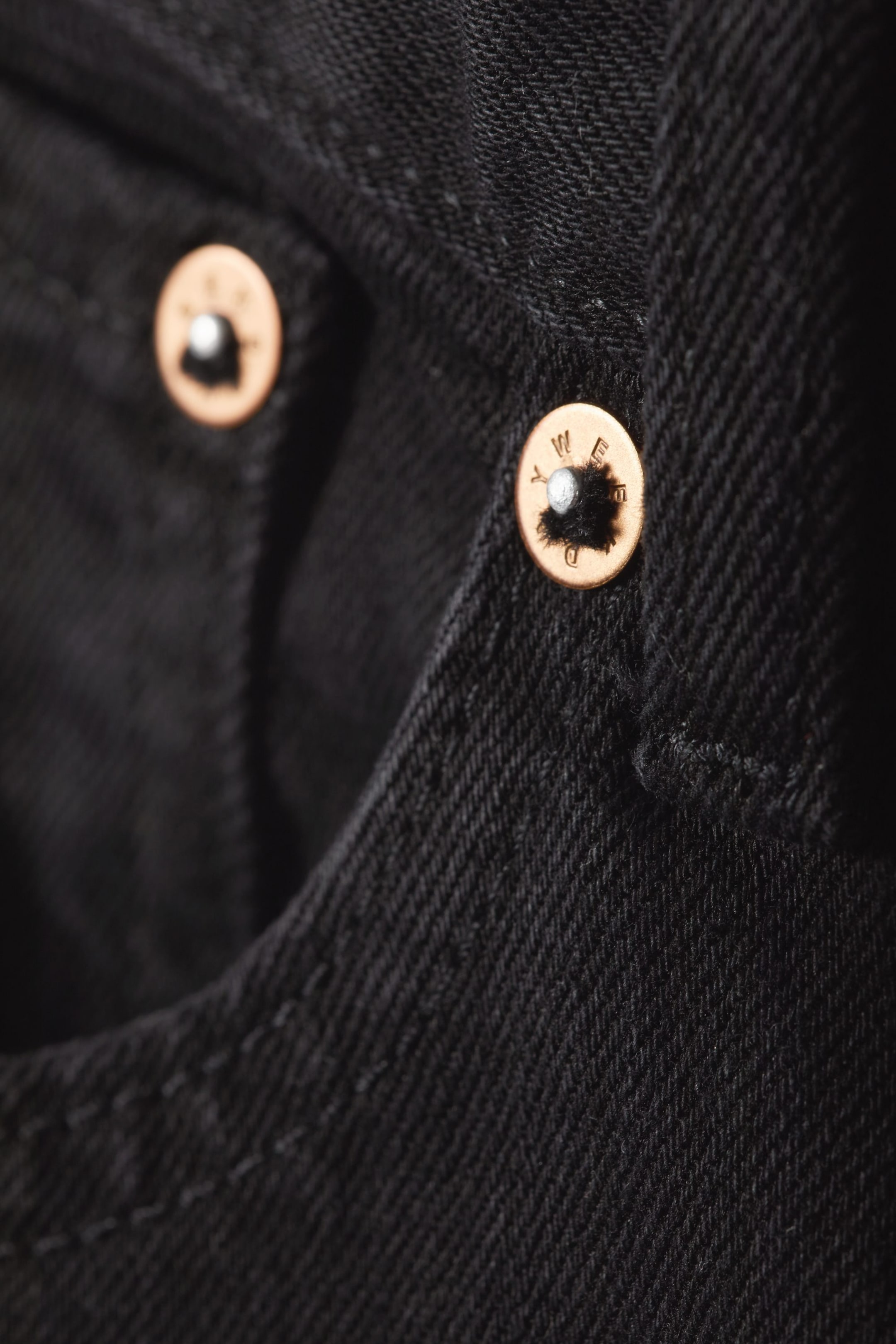 Almost Black - Svart - Easy Regular Straight Leg Jeans - 1