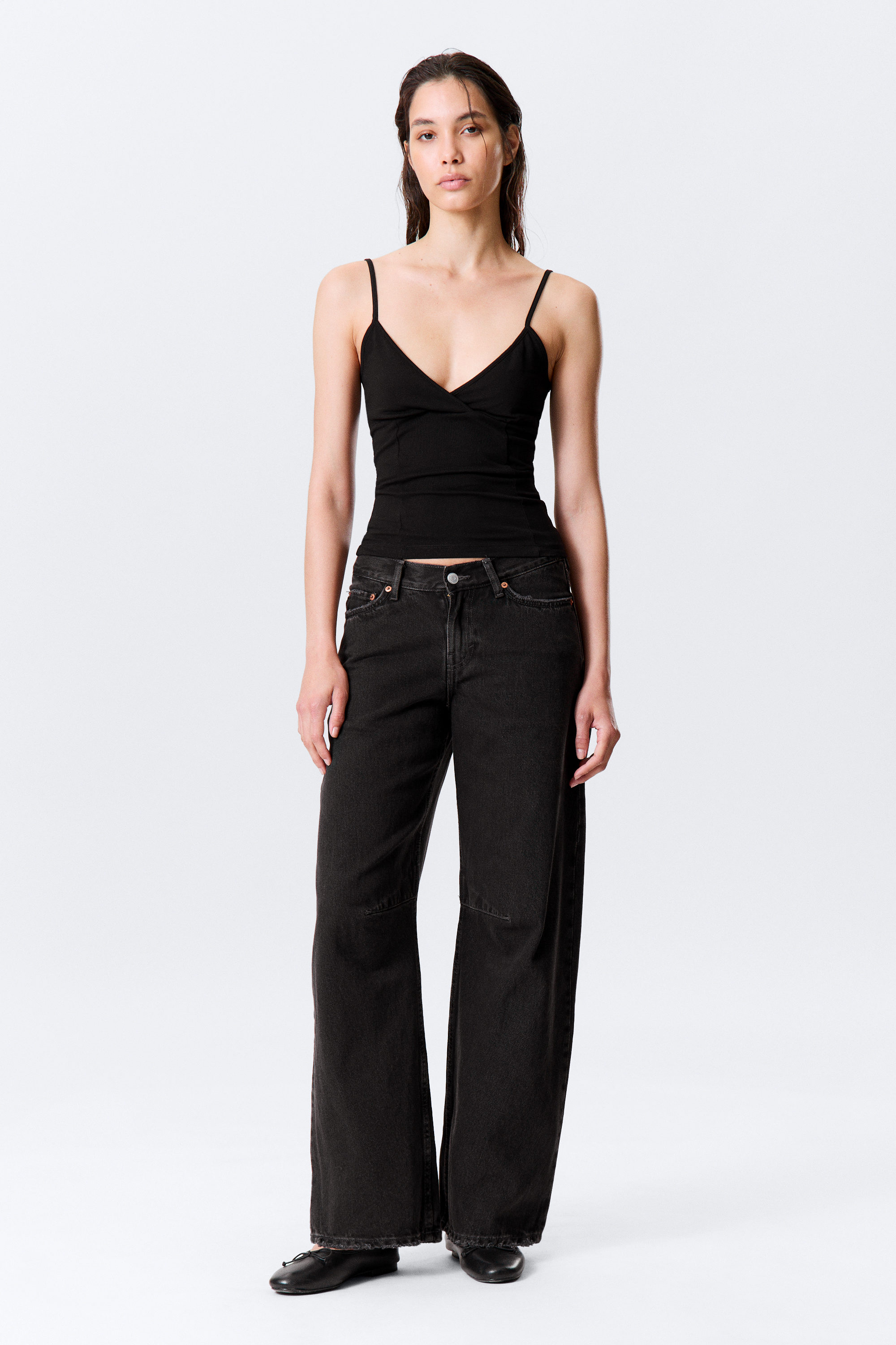 Tuned Black - Lågmidjade Lediga Vida Jeans - 4