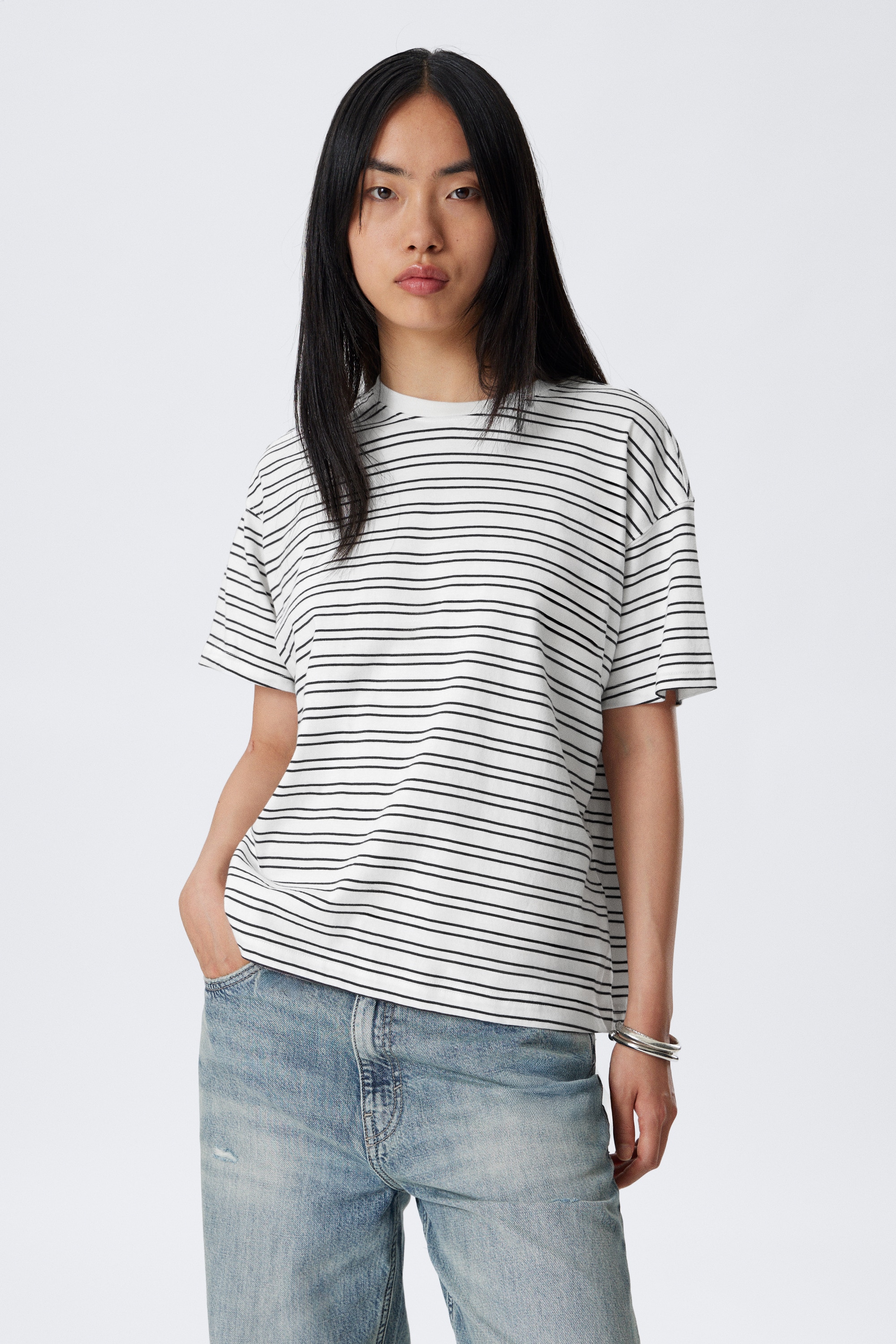 Camiseta de algodón boxy holgada - Blanco a rayas/Blanco/Negro/Gris oscuro/Gris a rayas/Azul marino