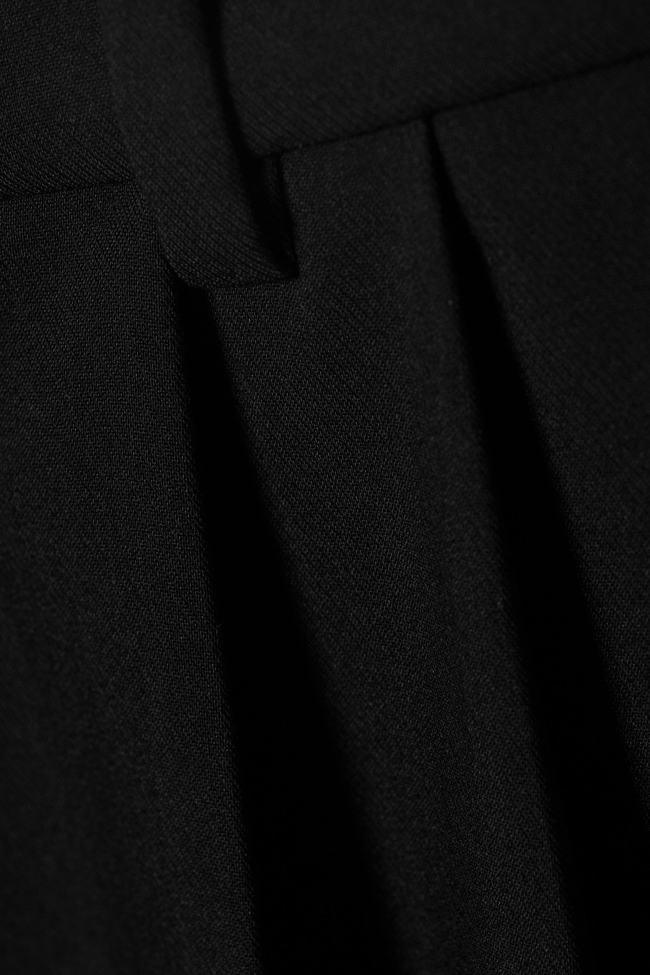 Black - Wide Pleated Tailored Shorts - 1