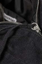 Schwarz - Rechteckige Schultertasche aus Cord - 3