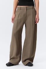 Beige - Weite, niedrig sitzende Hose in Knitteroptik - 2