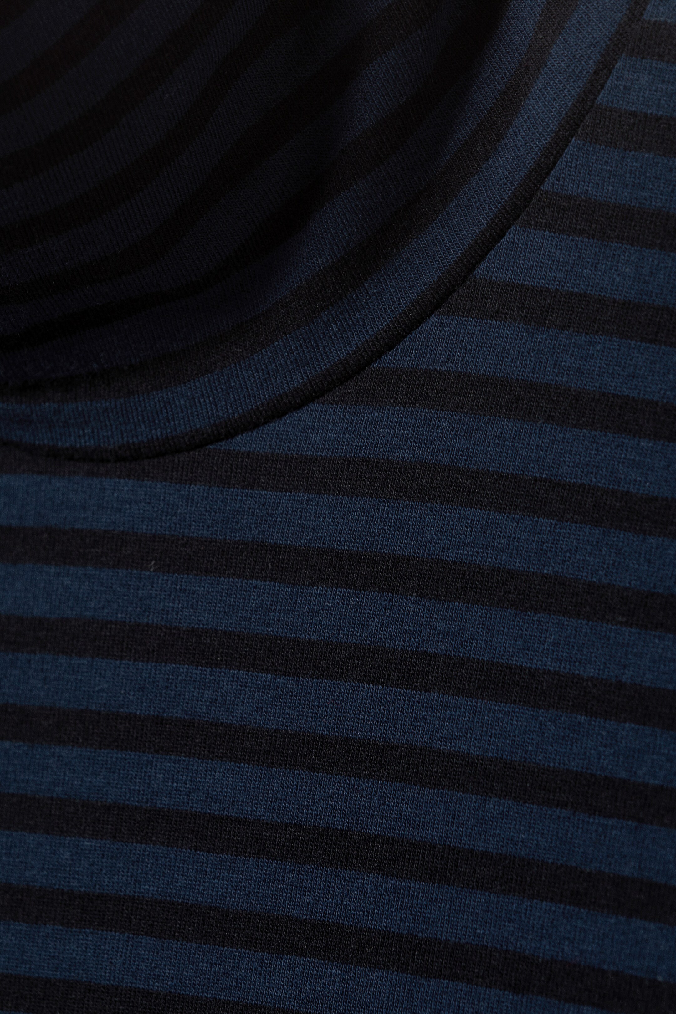 Grotere afbeelding bekijken: Nauwsluitende gestreepte top met turtleneck - Donkerblauw gestreept - DAMES | H&M NL 5