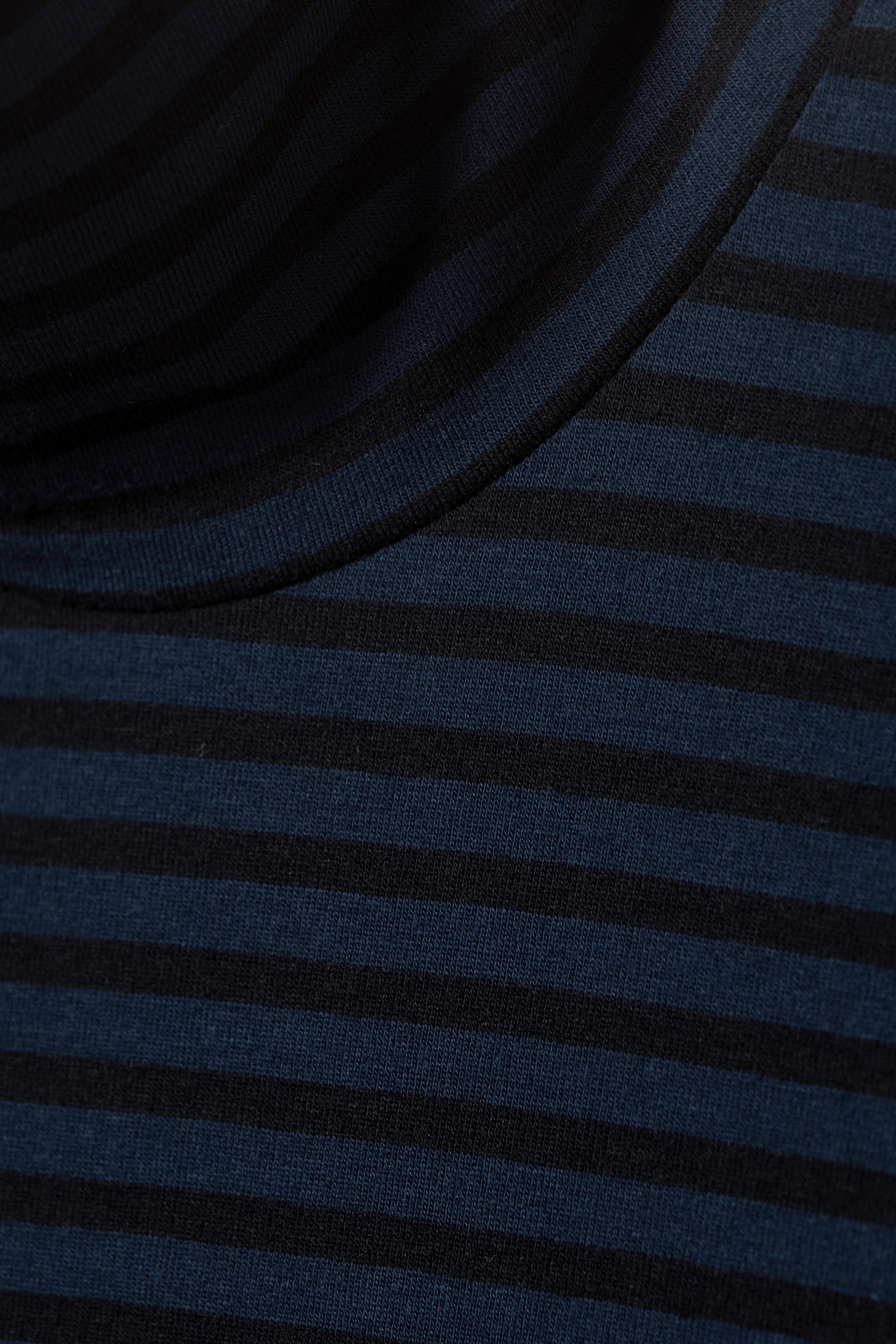 Fitted Striped Turtleneck Top - Striped Dark Blue/Grey & Red Stripes - 3