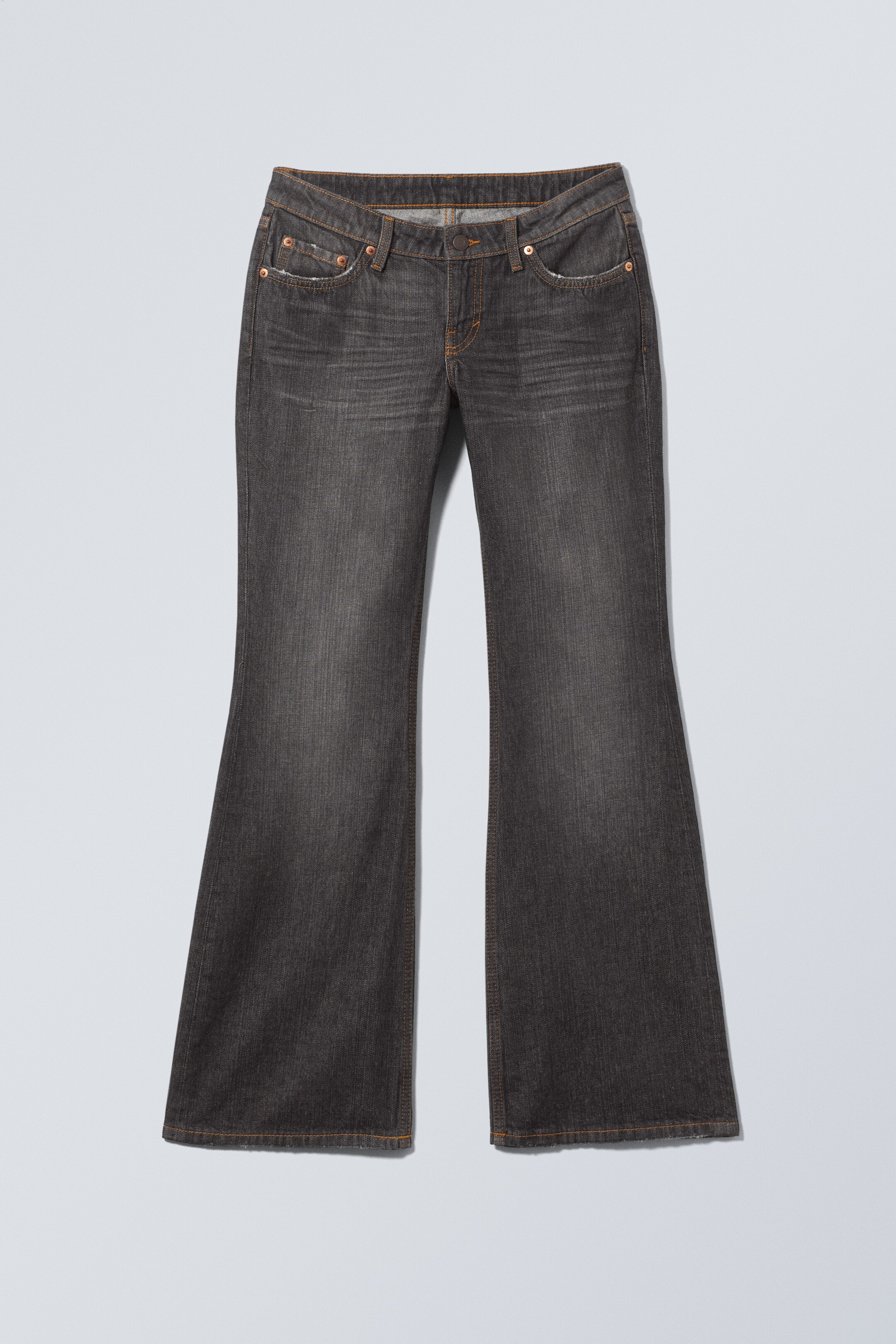 Visa större bild: Nova Low Waist Slim Bootcut Leg Jeans - Ash Black - Svart - DAM | H&M SE 1