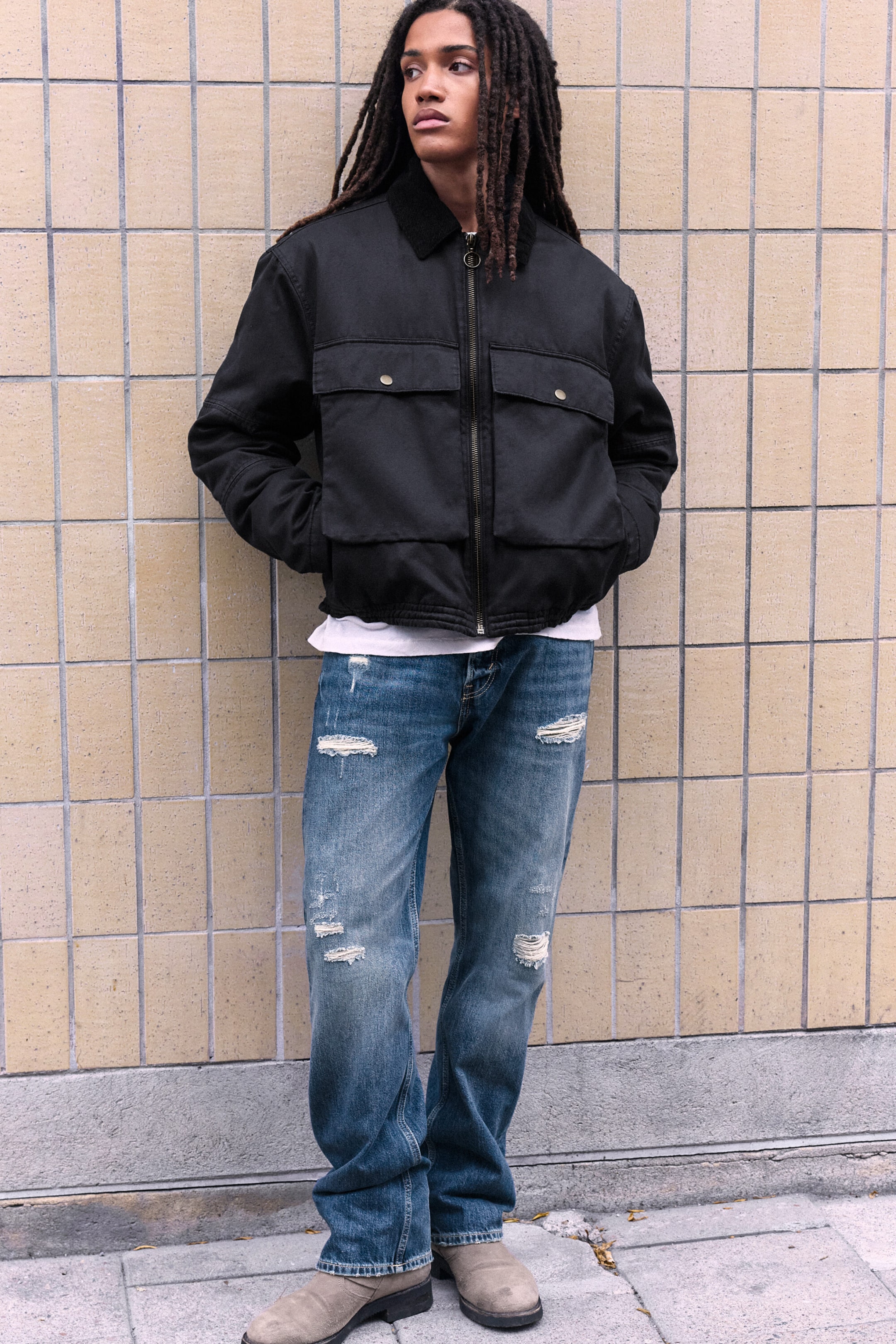 Ausgewaschenes Schwarz - Übergangsjacke mit Kordelzug - 2