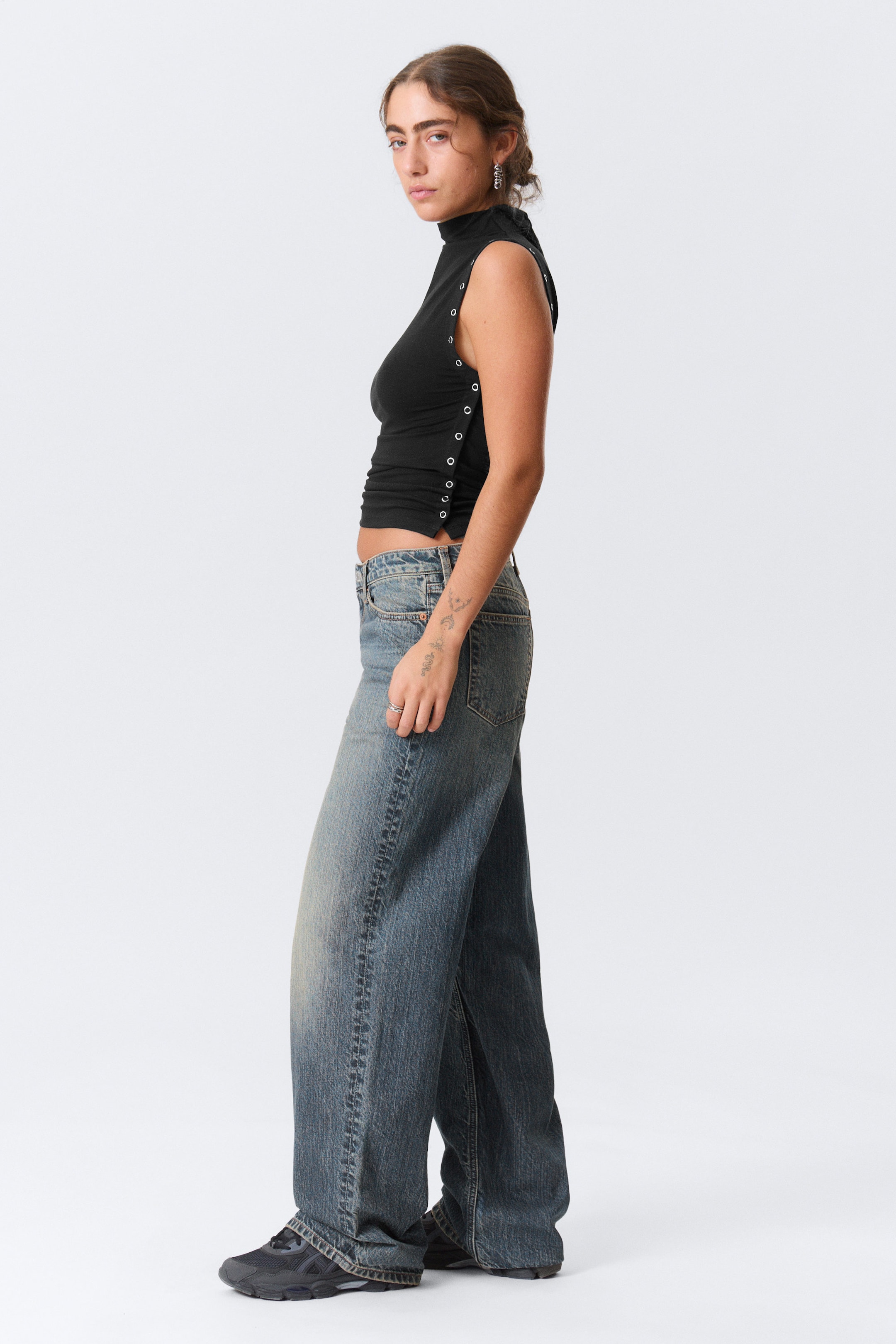 Redondo Blue - Medium Blue - Ample Low Rise Loose Wide Leg Jeans - 2