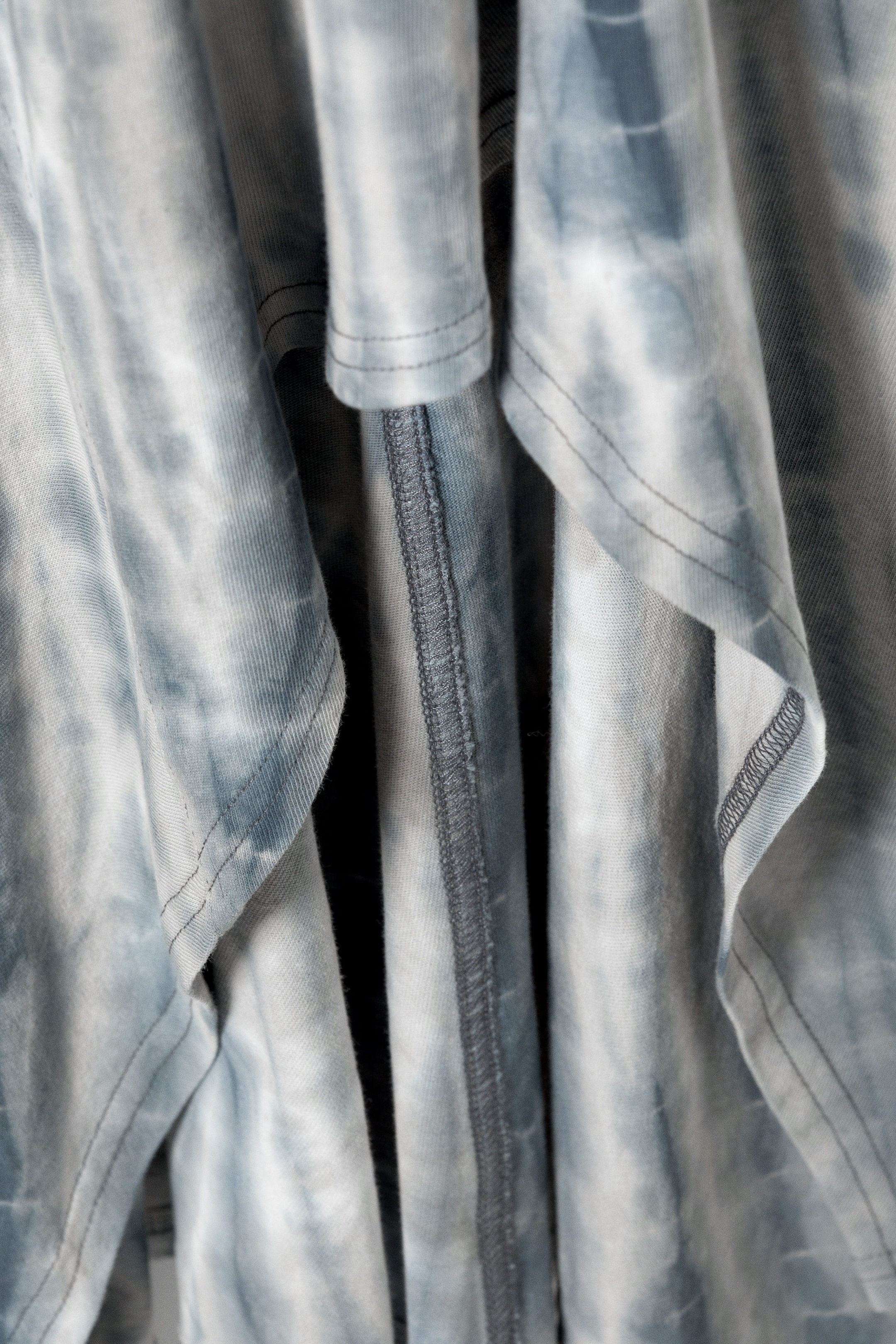 Mörkgrön - batik - Långärmad asymmetrisk midiklänning - 2