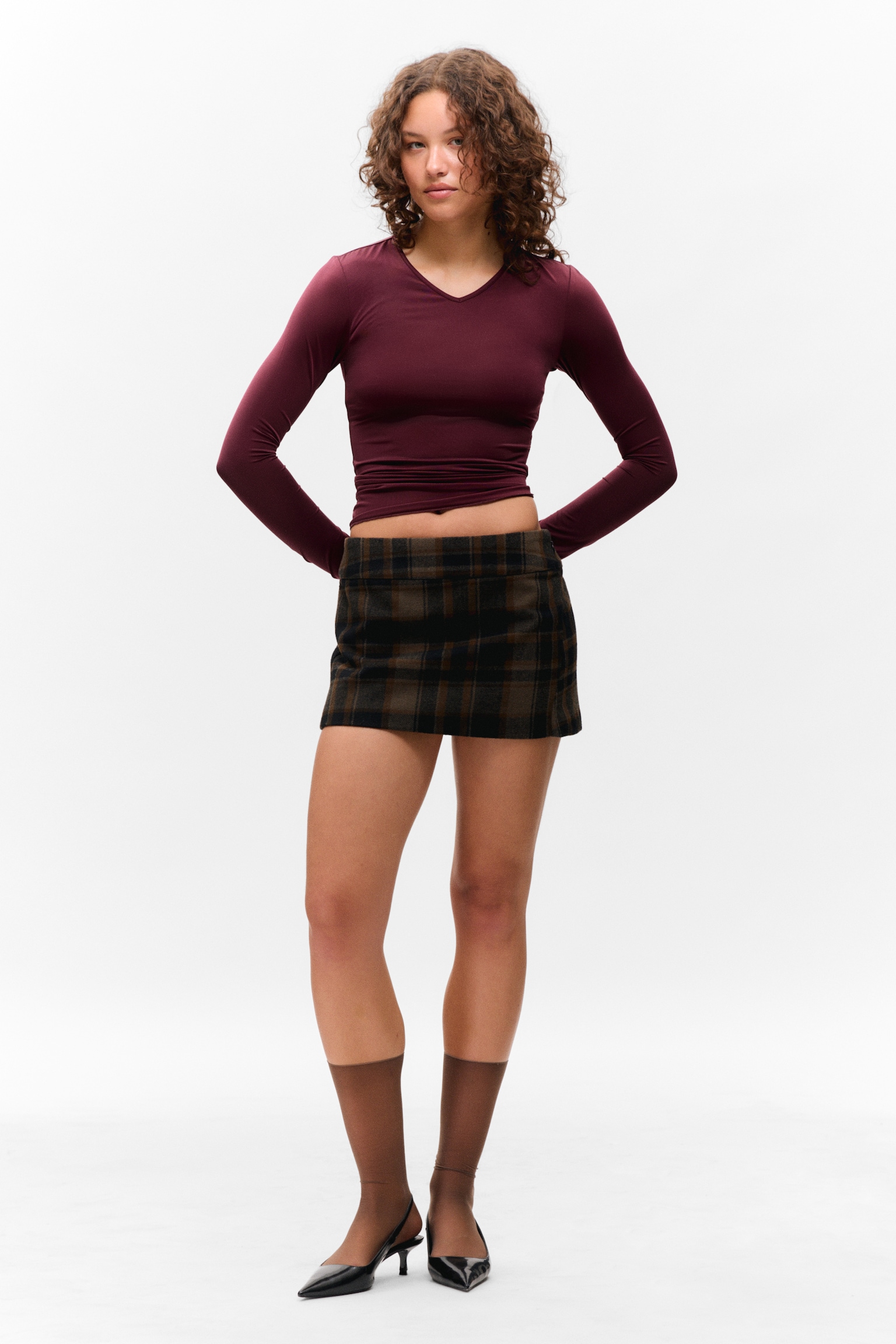 Long-Sleeved V-Neck Top - Burgundy/Light Pink - 4