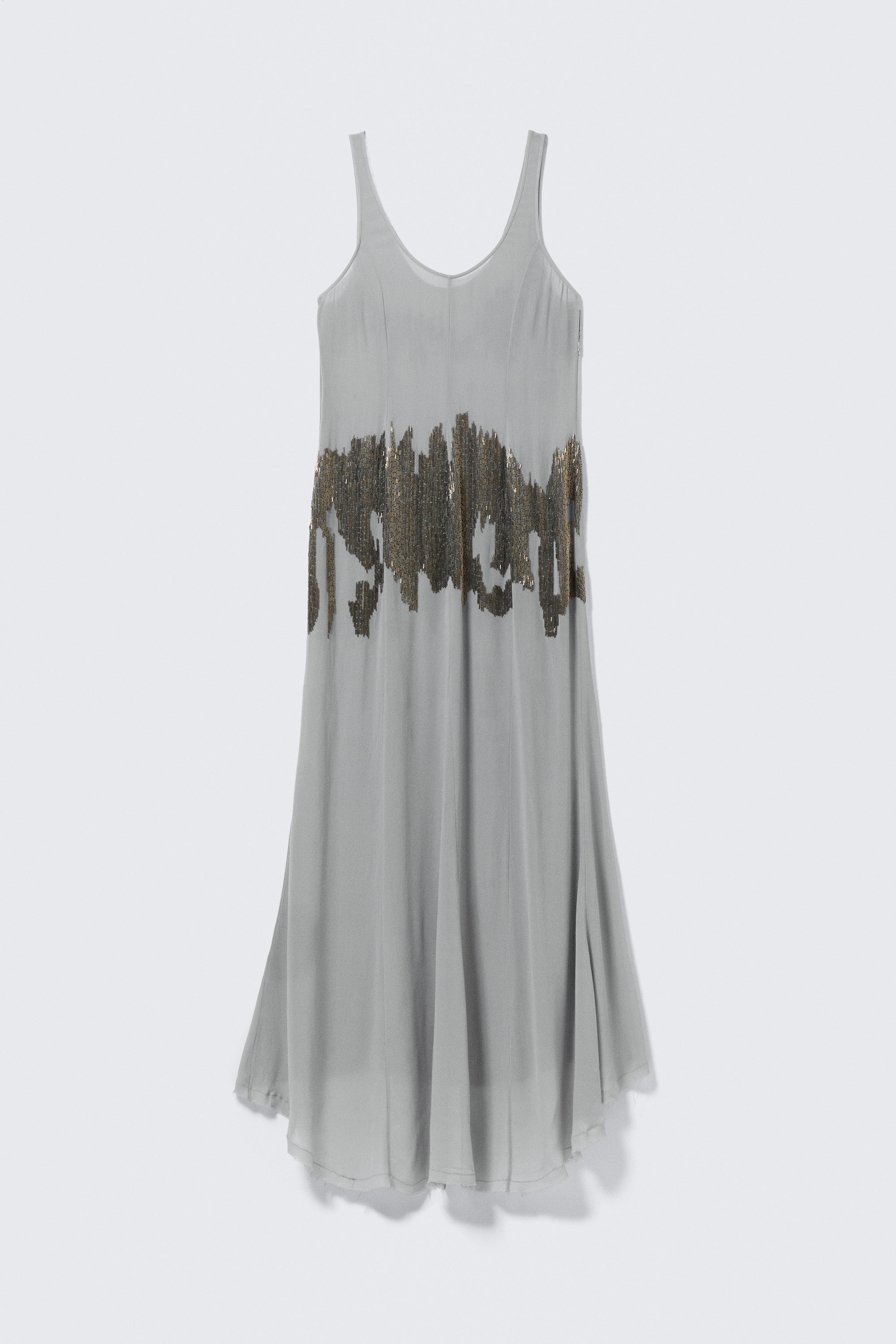 Ljusgrå med pärlor - Lång ärmlös klänning med pärlor - 3