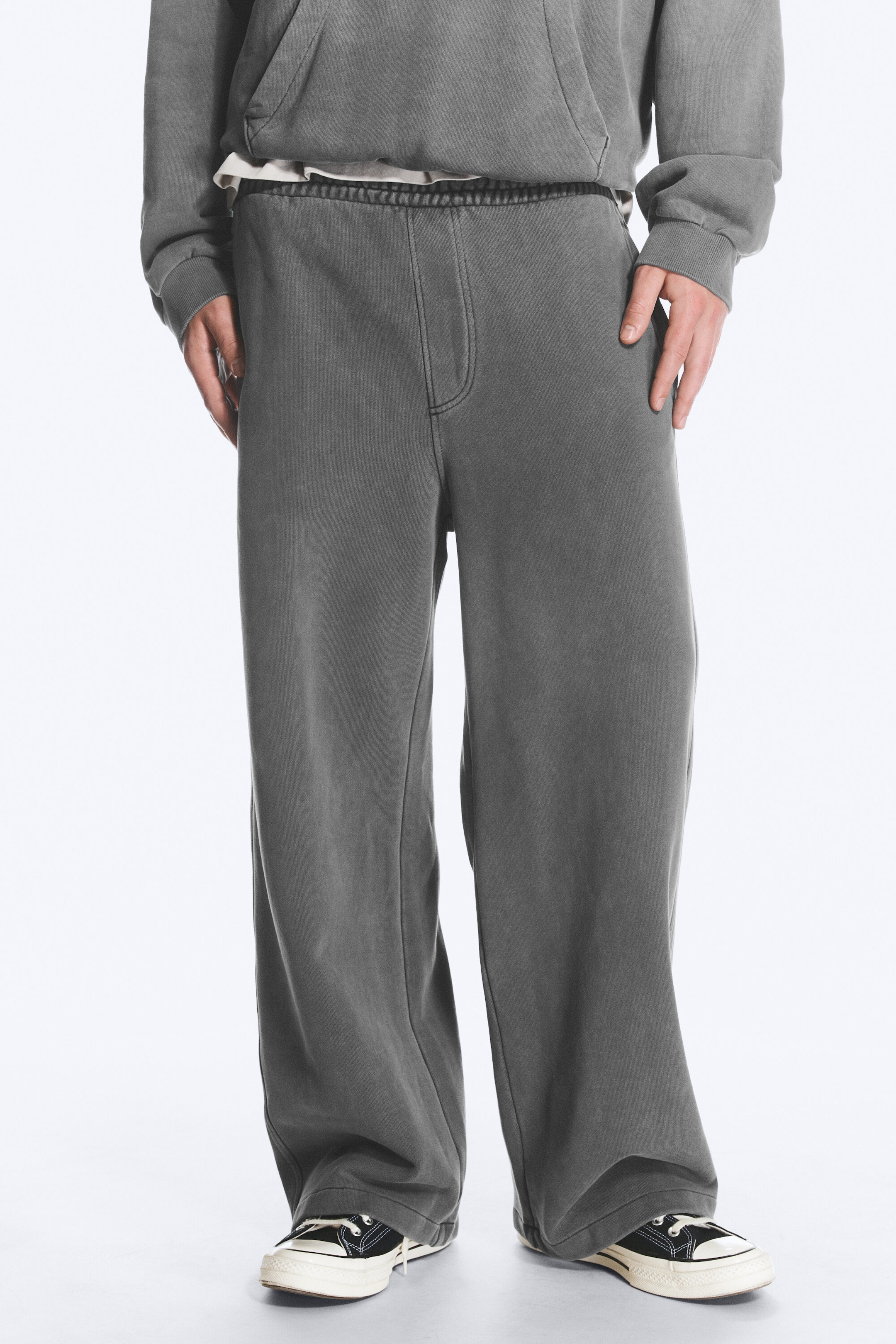 Ausgewaschenes Dunkelgrau - Weite Sweatpants aus schwerem Baumwoll-Frottee - 2