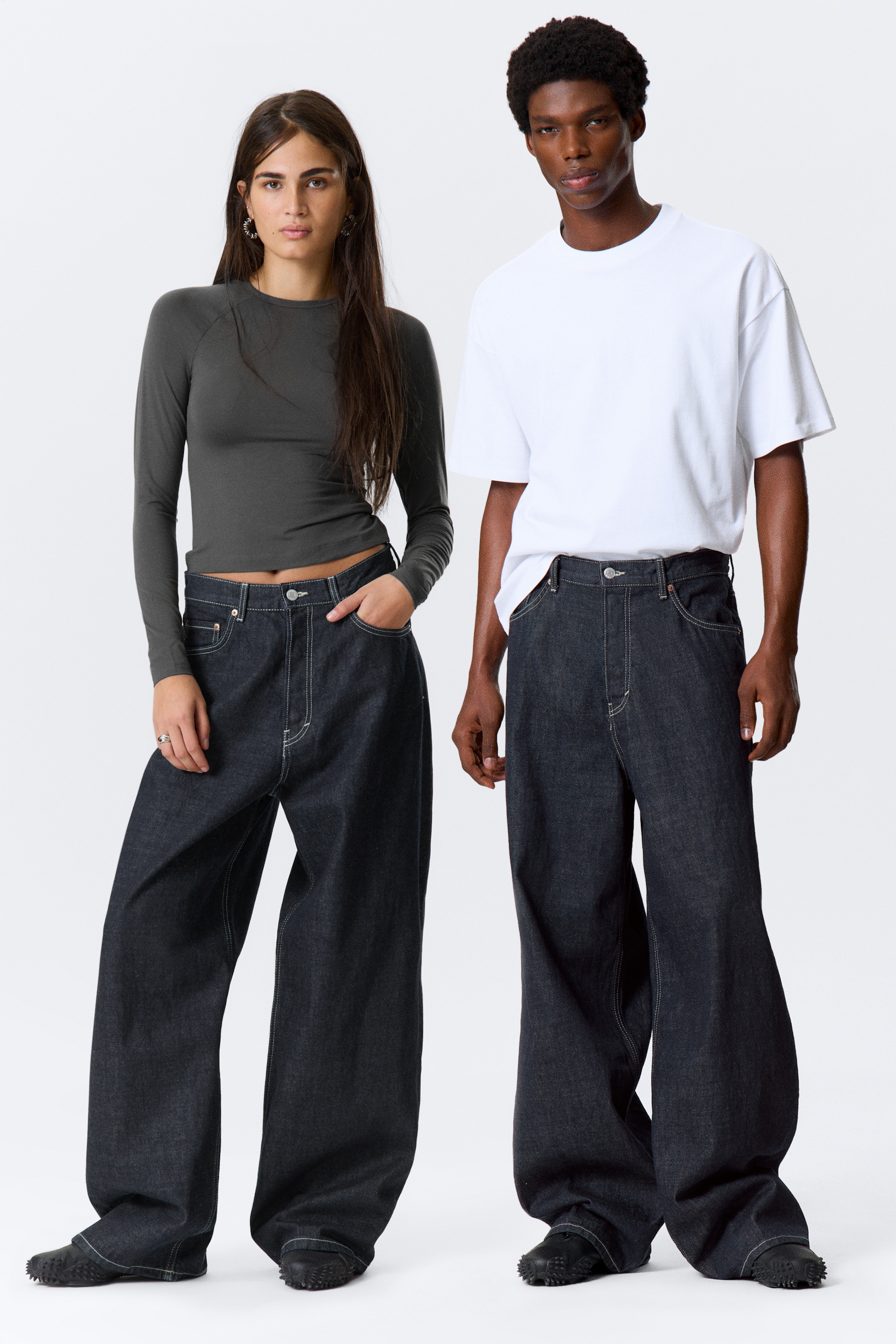 Größeres Bild anzeigen: Astro Loose Baggy Leg Jeans - Blue Rinse - Dunkelblau - Men | H&M AT 1