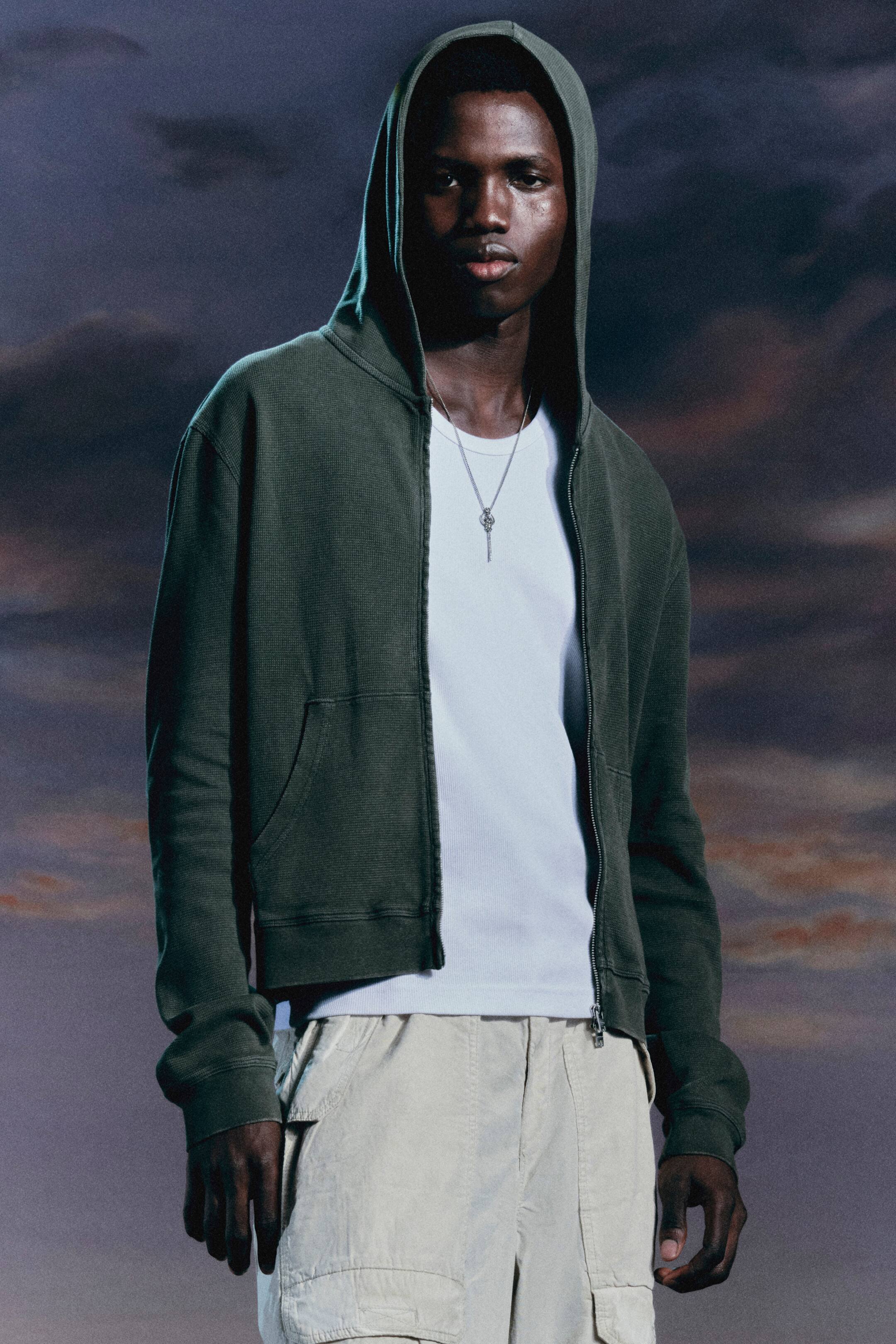 Ver imagen más grande: Sudadera con capucha y cremallera corta - Verde caqui oscuro - HOMBRE | H&M ES 1