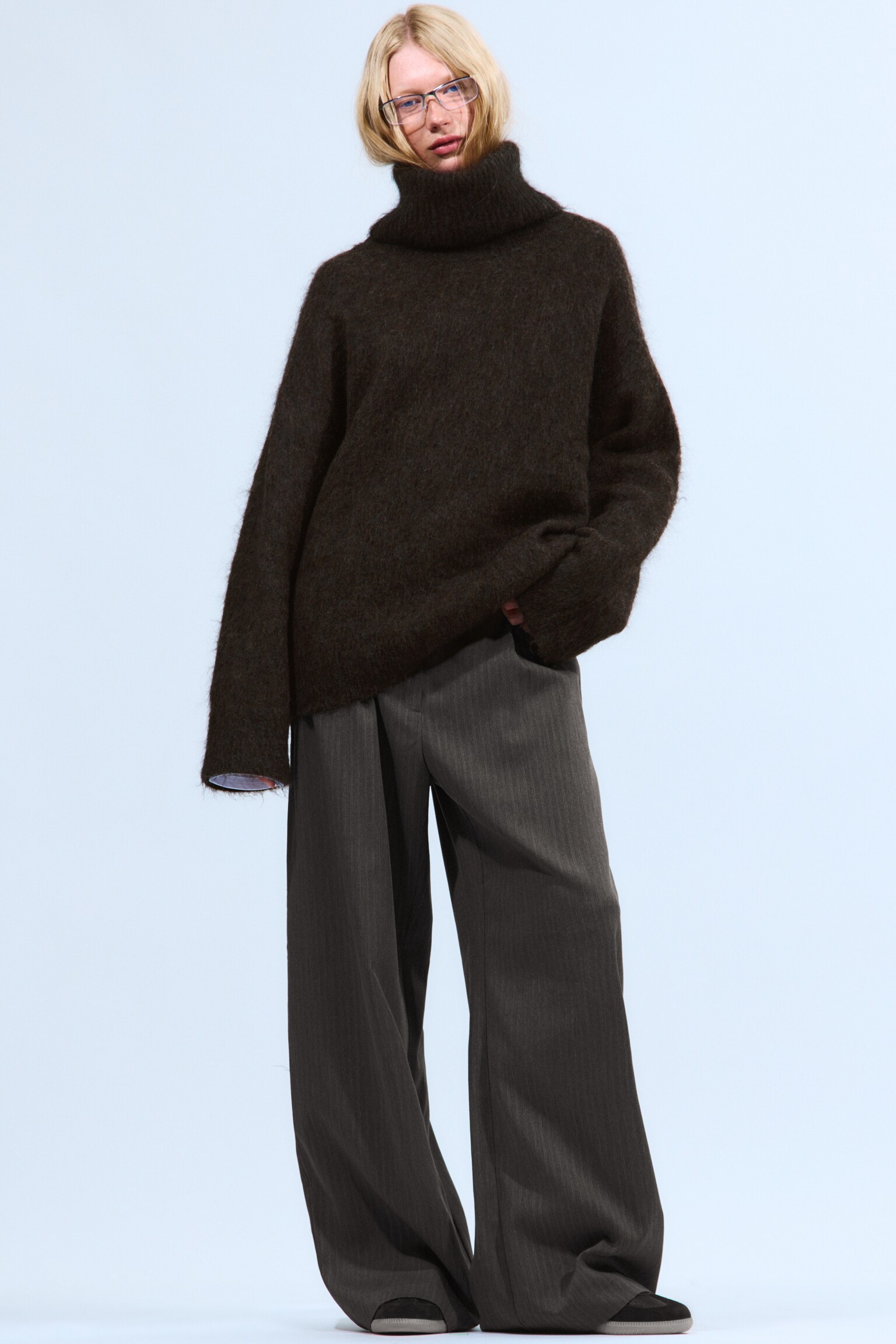 Oversized turtleneck i mohairmix - Mörk Brunmelerad/Mörkgråmelerad - 4