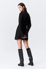 Schwarz - Langärmliges asymmetrisches Mini-Hemdkleid - 3