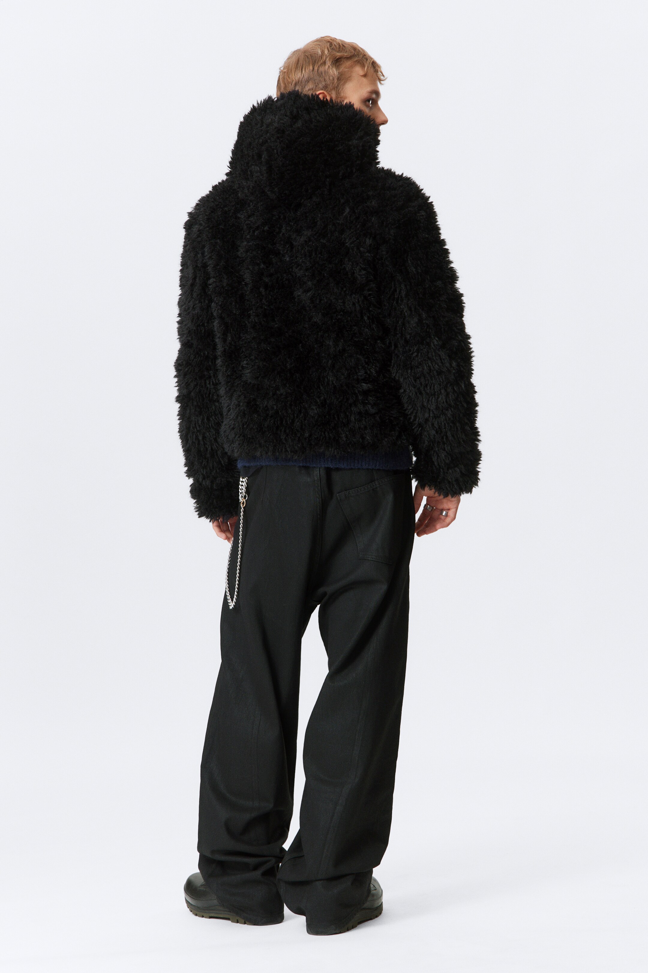 Vezi imaginea mai mare: Jachetă cu glugă din blană artificială scurtată - Negru - BĂRBAŢI | H&M RO 6