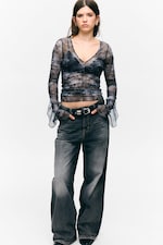 Schwarzer Barock-Print - Transparentes Mesh-Top mit Raffung - 1