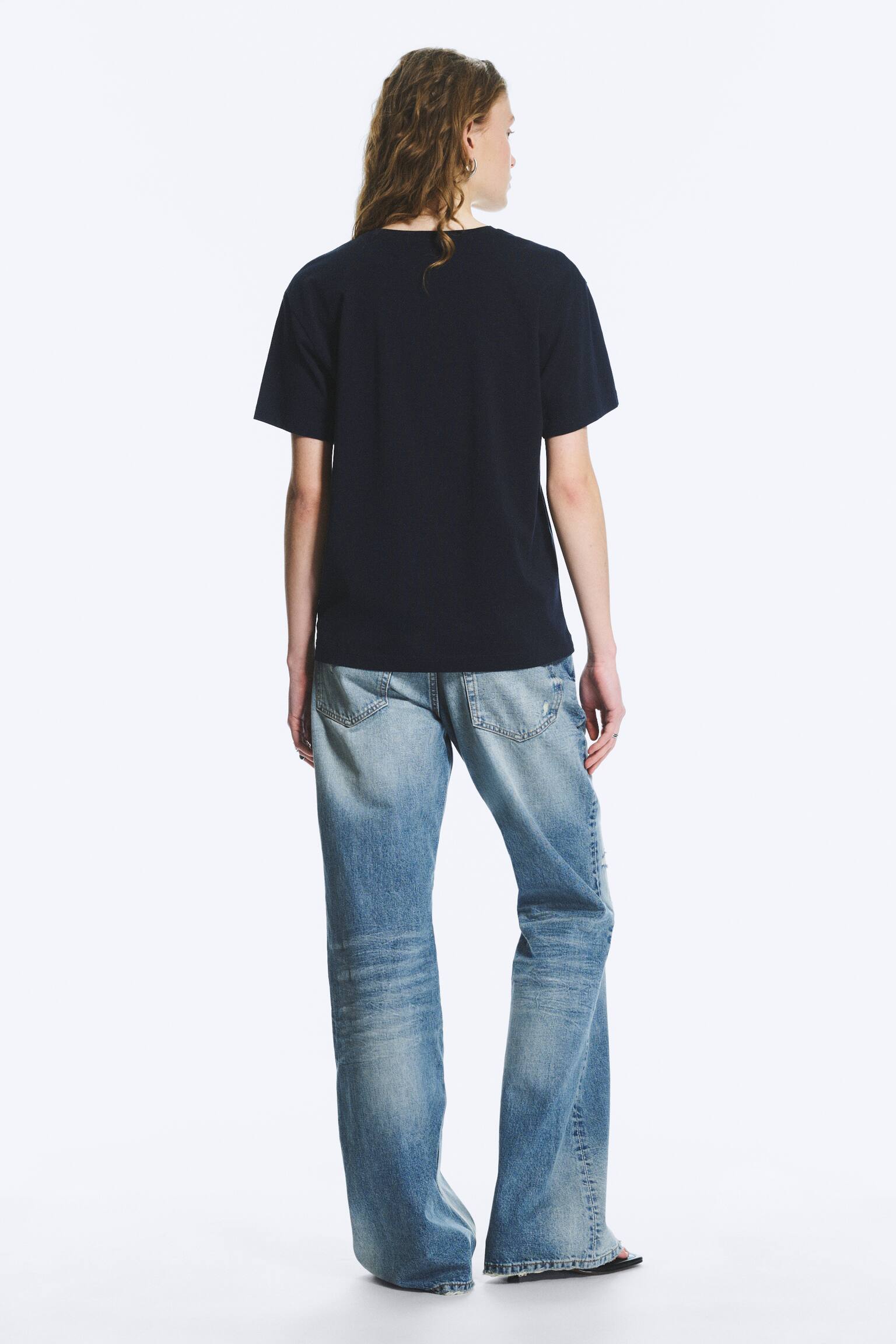 Weiches Baumwoll-T-Shirt in regulärer Passform - Dunkles Marineblau/Weiß - 5