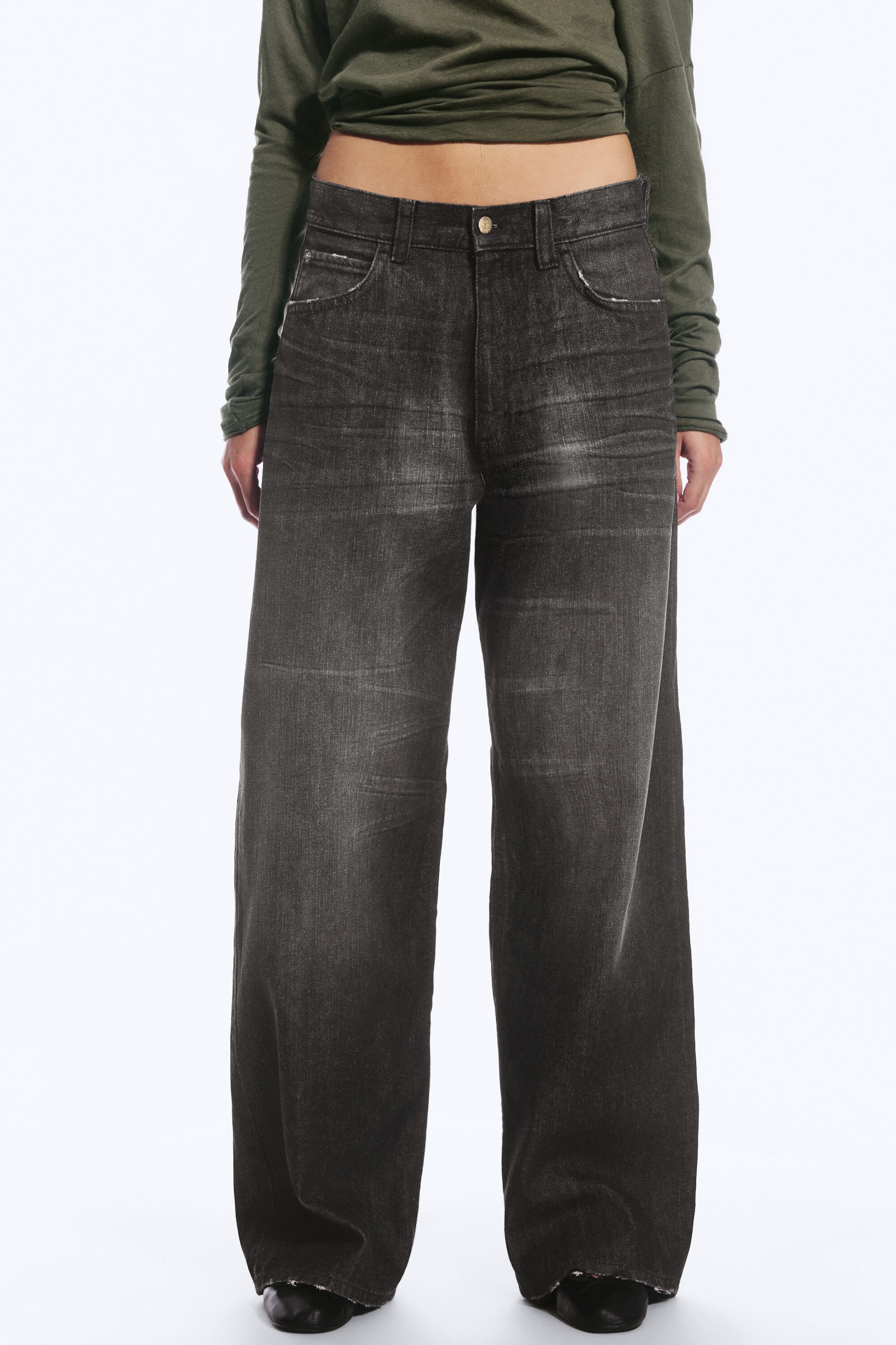 Chafe Black - Looser Regular Waist Loose Straight Jeans - 7