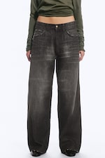 Chafe Black - Looser Regular Waist Loose Straight Jeans - 4