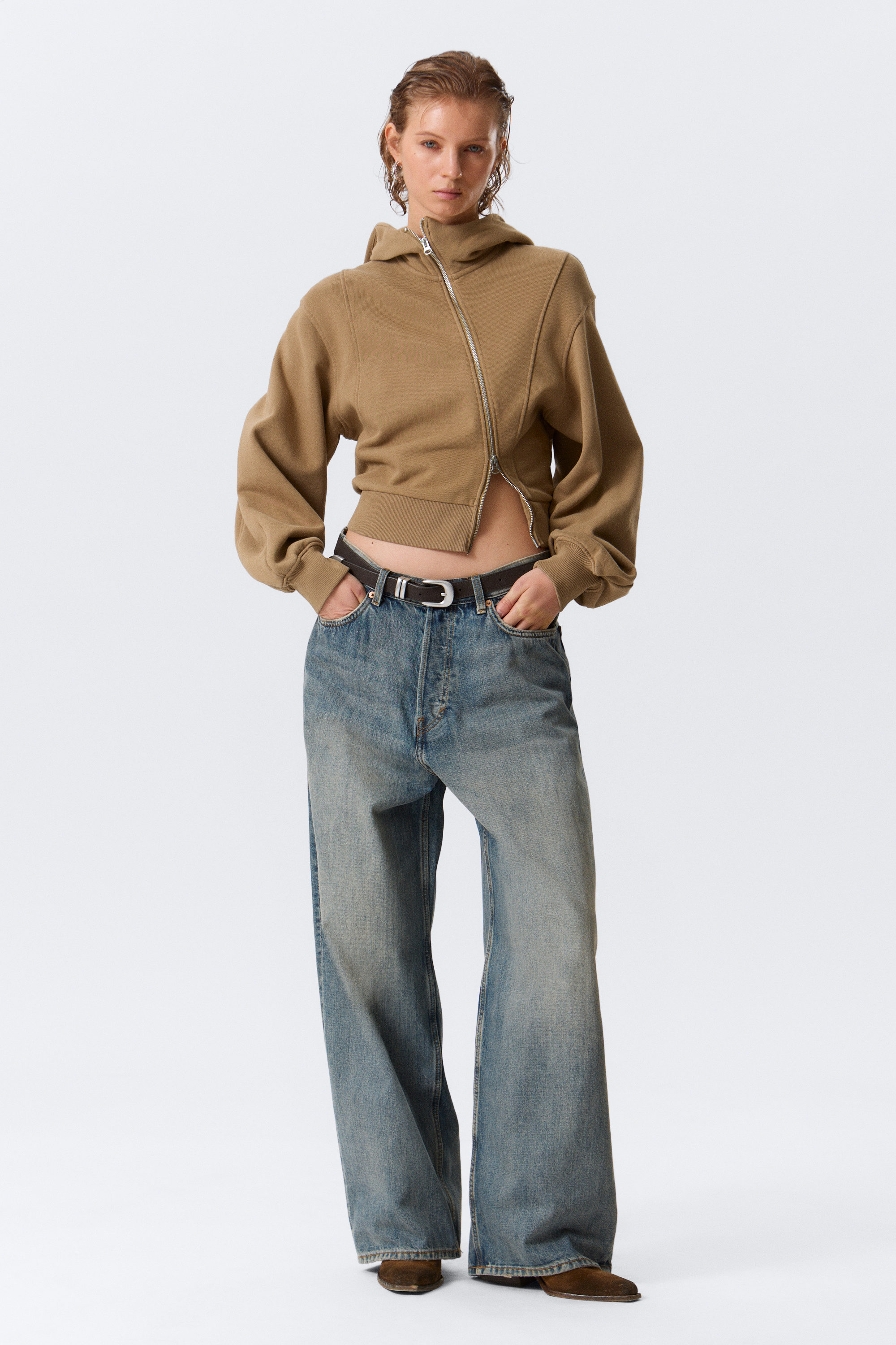 Gewaschenes Dunkelbeige - Cropped Hoodie mit asymmetrischem Reißverschluss - 1