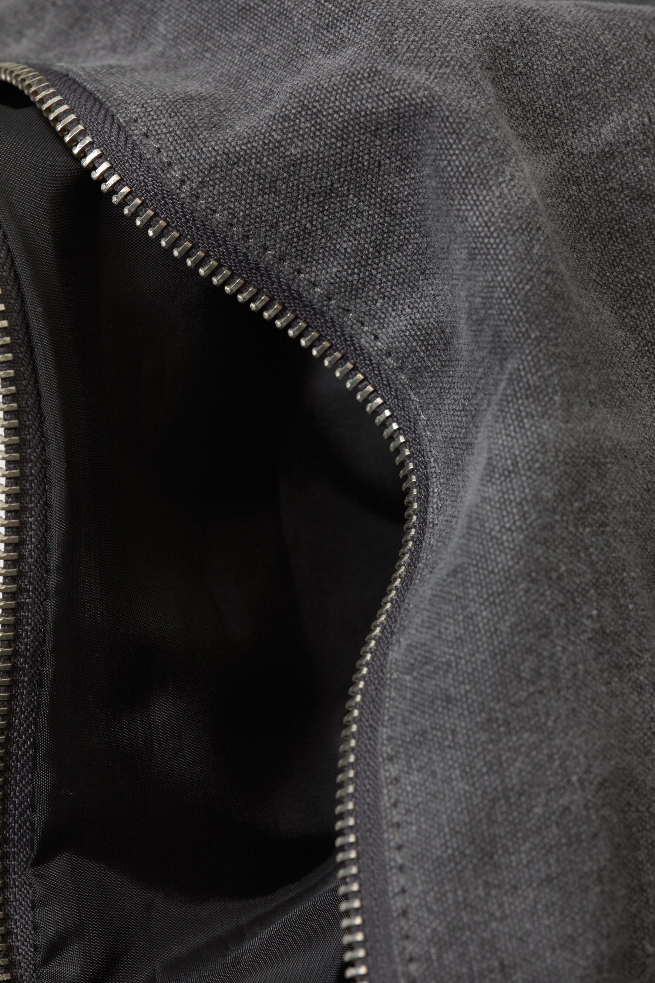 Grösseres Bild ansehen: Crossbody-Bag aus gewaschener Baumwolle - Verwaschenes Dunkelgrau - DAMEN | H&M CH 6