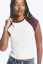 White/Burgundy - Short-Sleeved Raglan T-shirt - 2