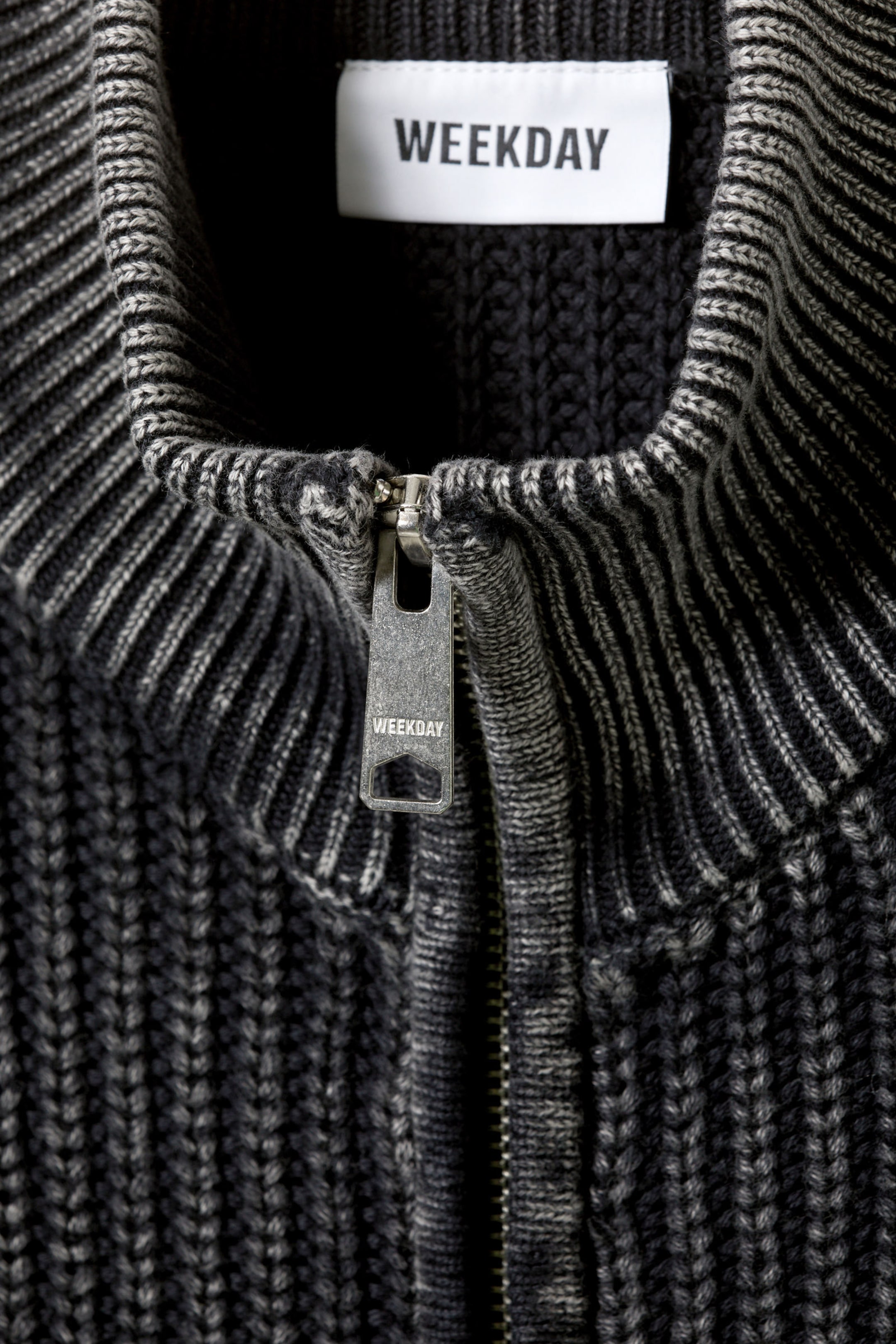 Verwaschenes Schwarz - Strickjacke Mattias mit regulärer Passform - 1