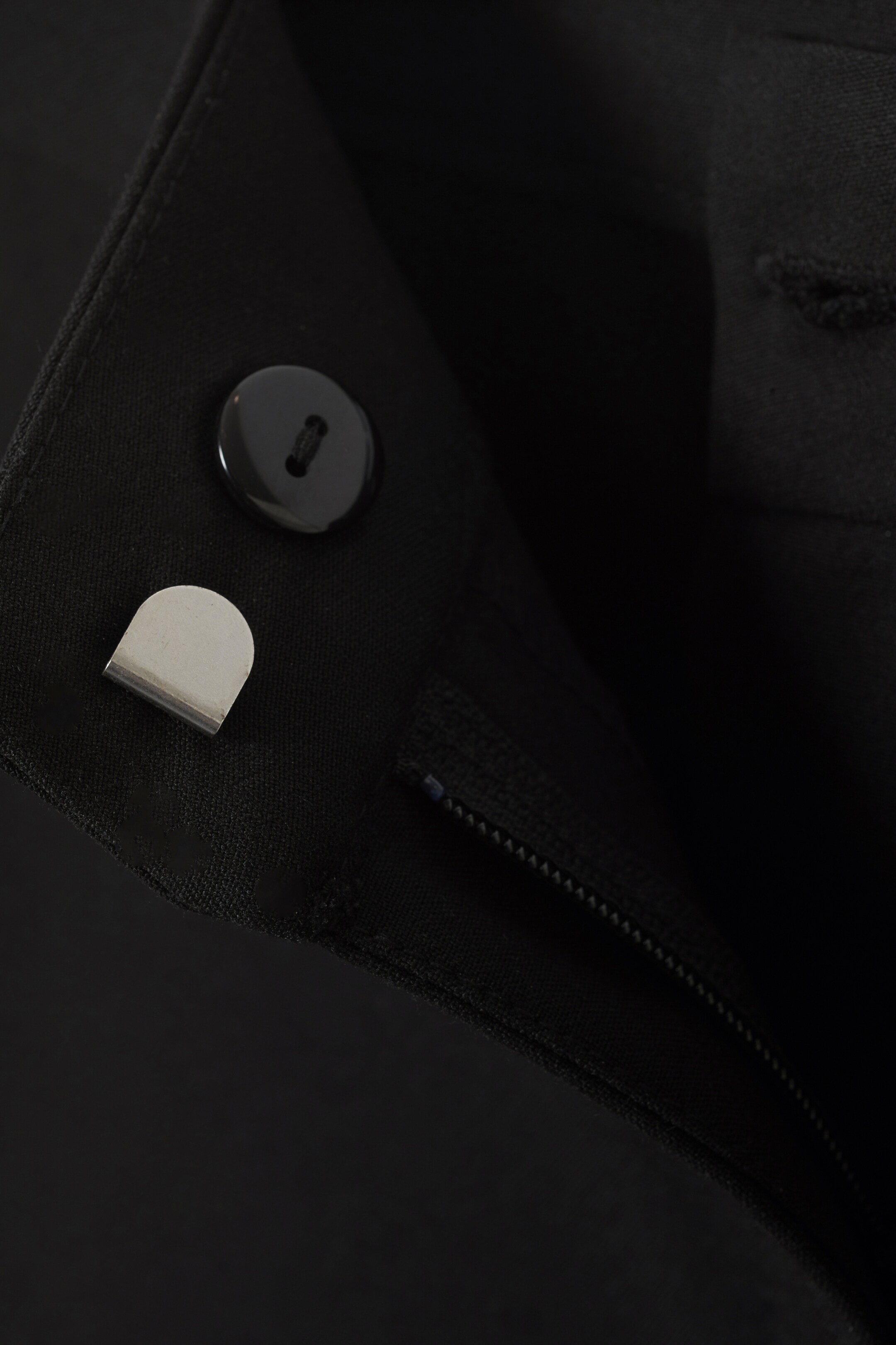 Visa större bild: Utsvängda Kostymbyxor - Svart - DAM | H&M SE 2