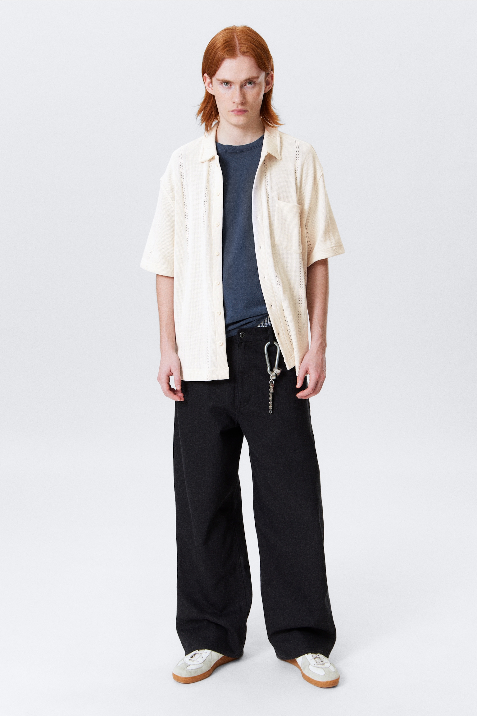 Knitted Short-Sleeved Button-Up Shirt - Dusty White/Dusty Mole/Dark Mole/Black/Světle khaki zelená/Black/Světlá šedá/Černá - 7