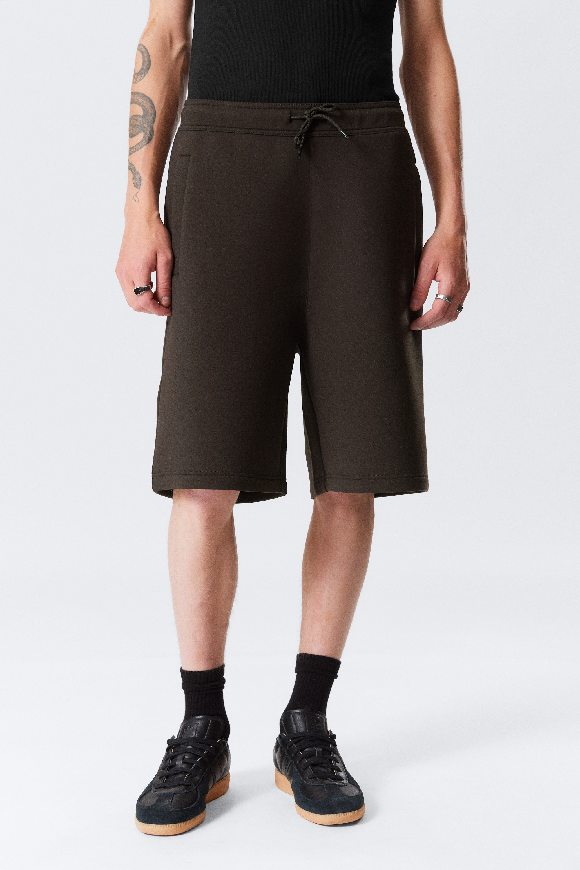 Dunkelbraun - Locker geschnittene Scuba-Shorts - 2