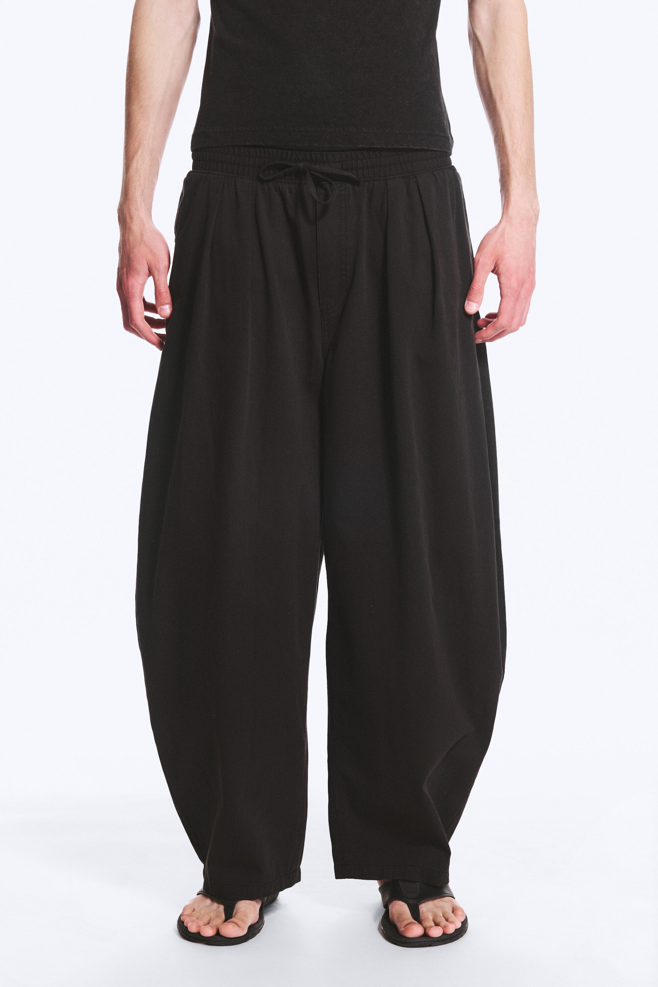 Schwarz - Schlupfhose Cocoon - 2