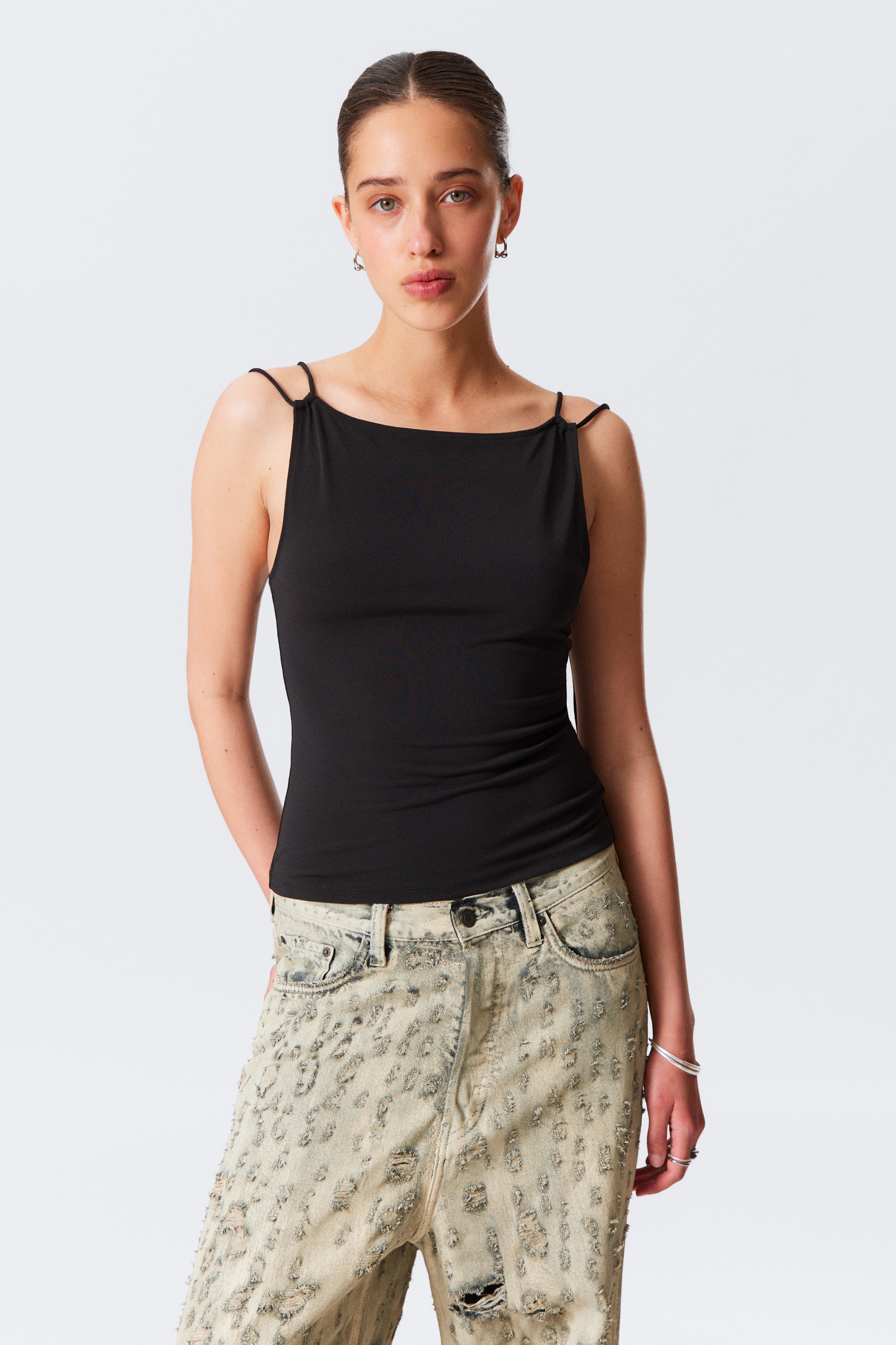Grösseres Bild ansehen: Jersey-Tanktop mit Riemchen und U-Boot-Ausschnitt - Schwarz - DAMEN | H&M CH 1
